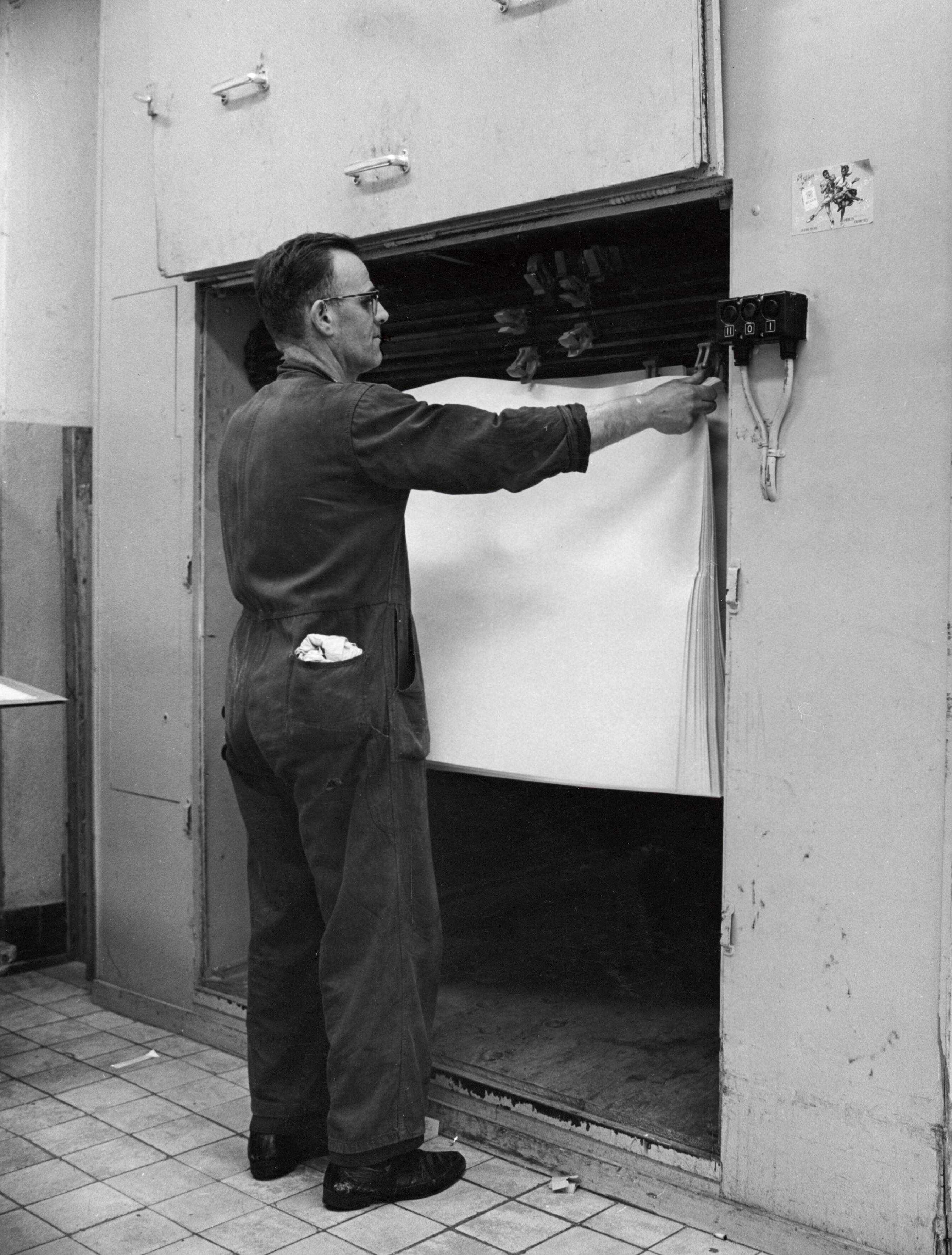 Drukkerij Spaarnestad — [Drukkerij] — Foto: Fotograaf Onbekend / Fotobureau onbekend / Spaarnestad Photo (05887). Licentie: Set B: Rechtenvrij / Publiek Domein. Bron: Nationaal Archief. http://hdl.handle.net/10648/35429da6-390c-a382-e063-6df0900a6686