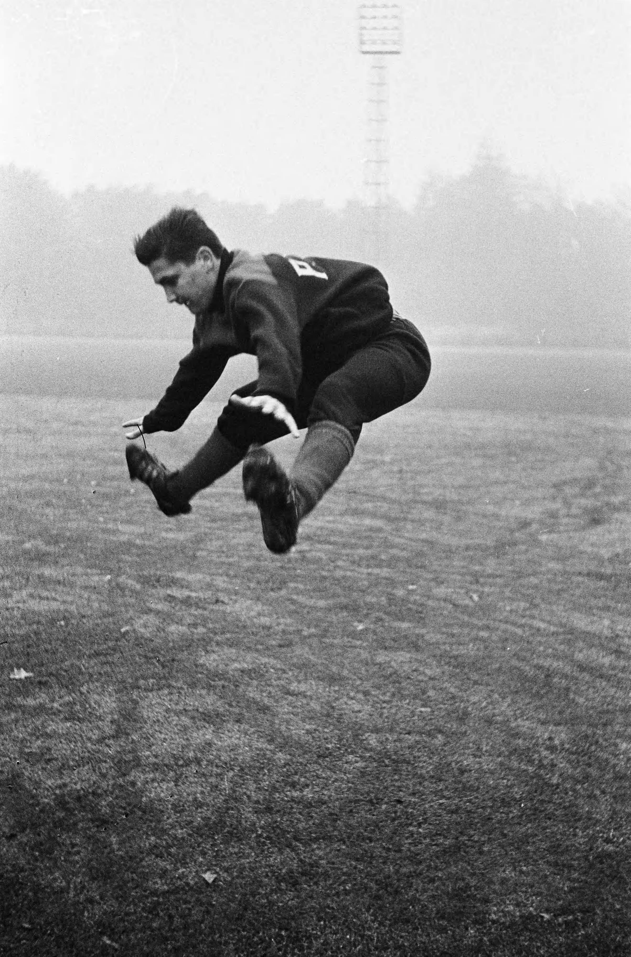 Fotocollectie Anefo — Training Nederlands elftal te Zeist. Piet Giesen in aktie tijdens training — Foto: Koch, Eric / Anefo. Licentie: Set B: Rechtenvrij / Publiek Domein. Bron: Nationaal Archief. http://hdl.handle.net/10648/aa4bbea2-d0b4-102d-bcf8-003048976d84
