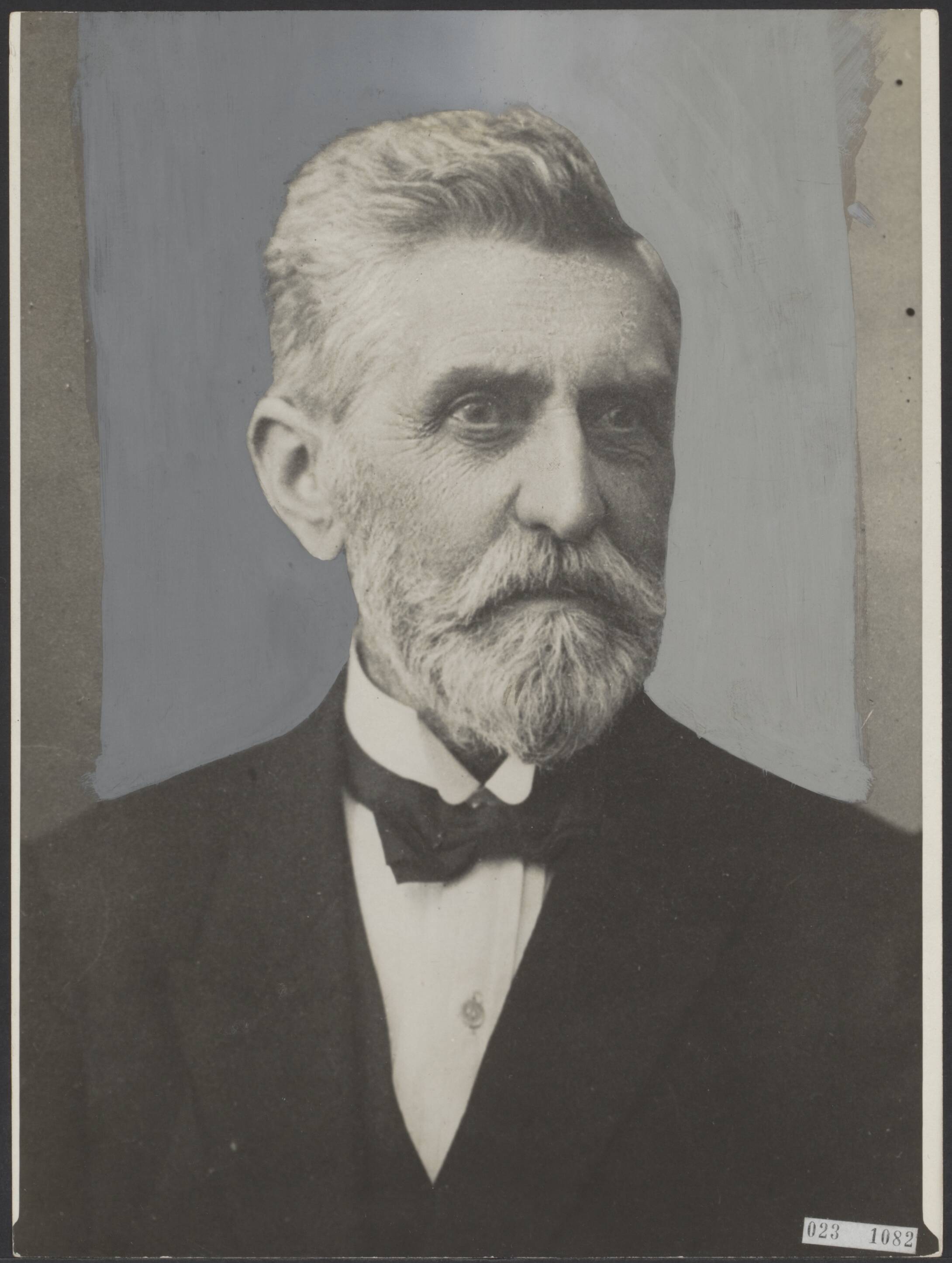 Fotocollectie Elsevier Binnenland — Ds. H.A. Vinke, predikant te Zundert — Foto: N.V. Vereenigde Fotobureaux. Licentie: Set B: Rechtenvrij / Publiek Domein. Bron: Nationaal Archief. http://hdl.handle.net/10648/add5f1dc-d0b4-102d-bcf8-003048976d84
