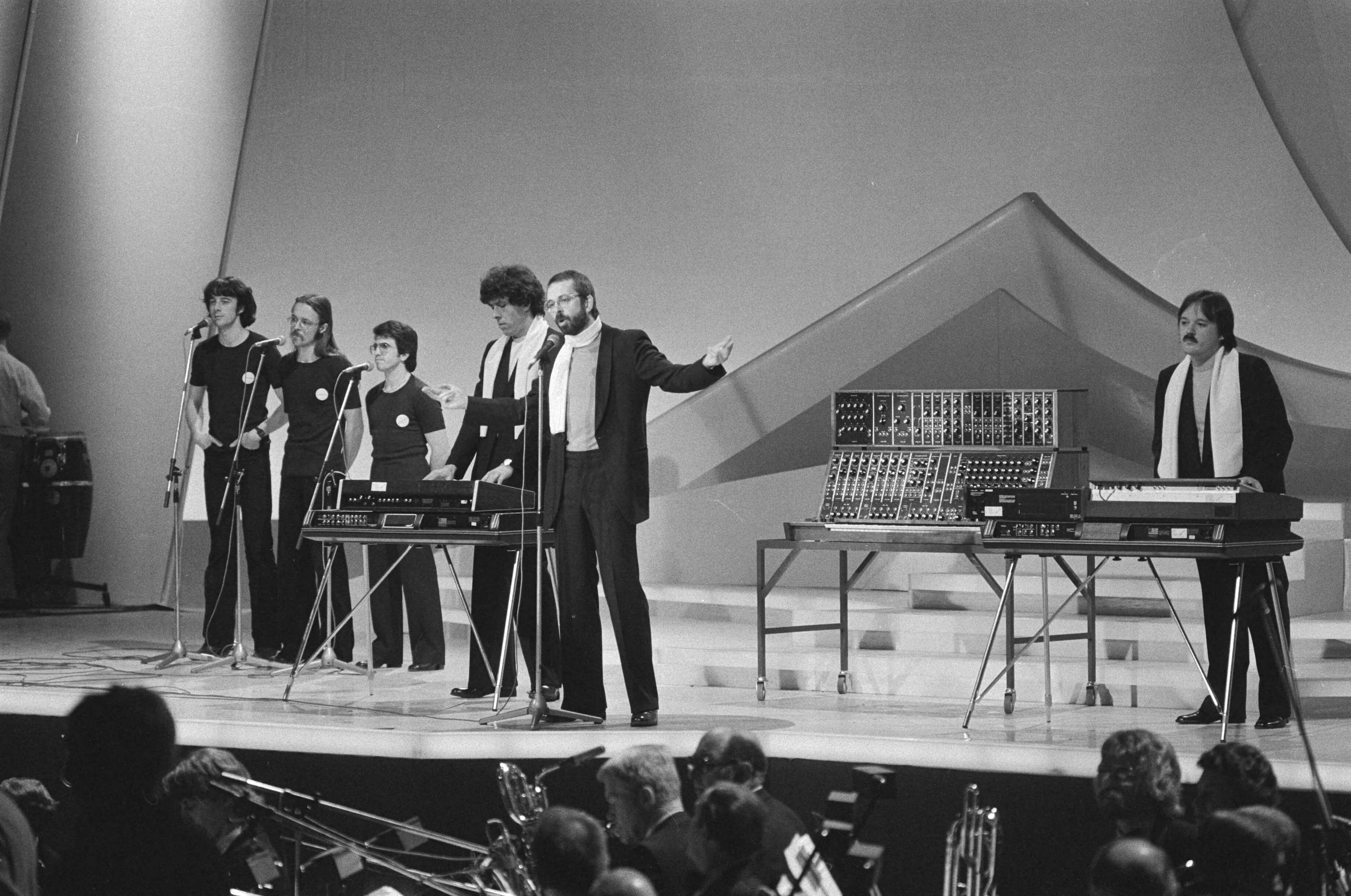 Eurovisie Songfestival 1980 — Deelnemers Eurovisie Song Festival in Den Haag ; Telex (België) — Foto: Dijk, Hans van / Anefo. Licentie: Set B: Rechtenvrij / Publiek Domein. Bron: Nationaal Archief. http://hdl.handle.net/10648/acdebb38-d0b4-102d-bcf8-003048976d84