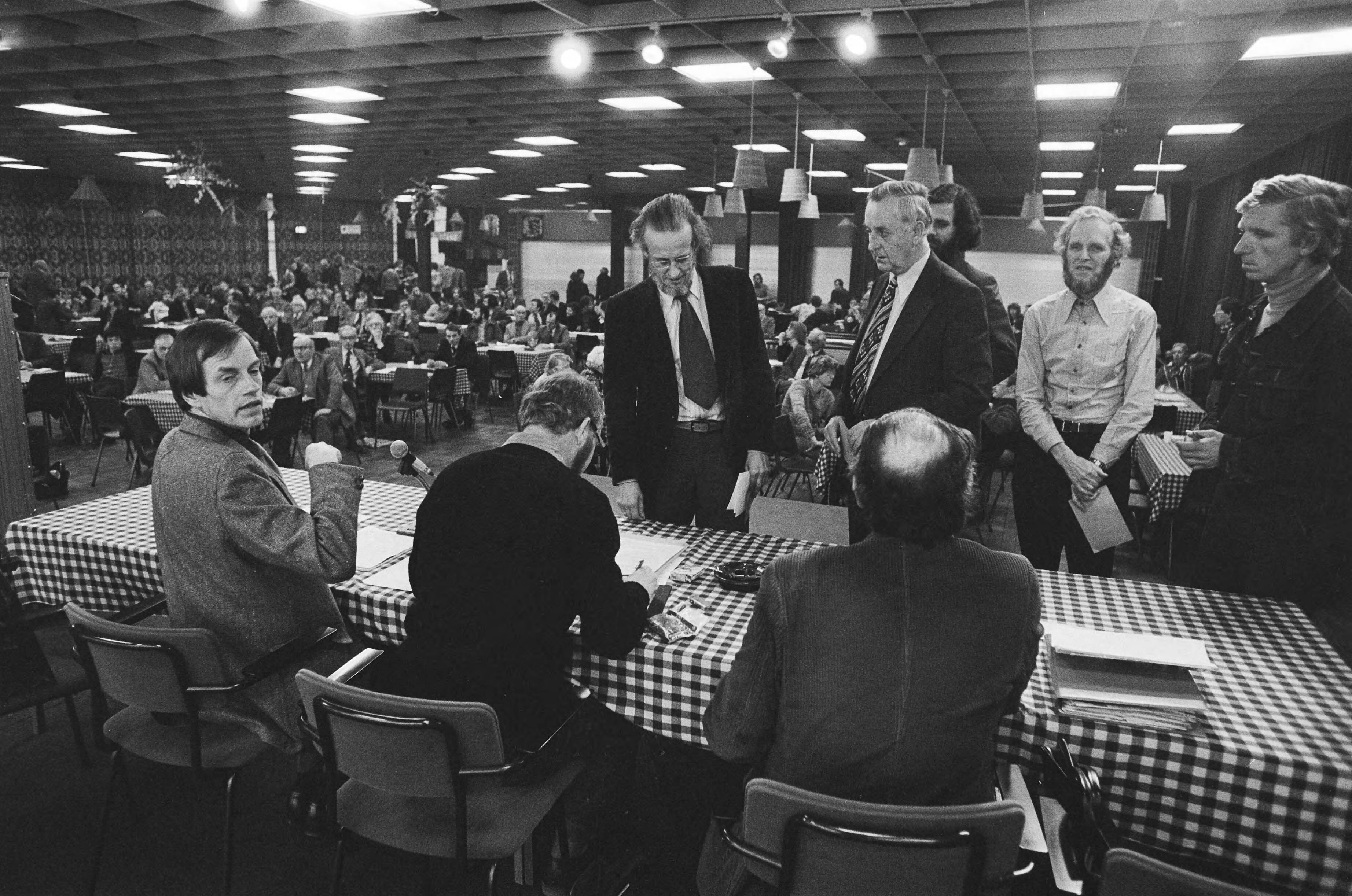 Fotocollectie Anefo — Oprichtingsvergadering Evangelische Progressieve Volkspartij (EVP) in Utrecht — Foto: Croes, Rob C. / Anefo. Licentie: Set B: Rechtenvrij / Publiek Domein. Bron: Nationaal Archief. http://hdl.handle.net/10648/acab347a-d0b4-102d-bcf8-003048976d84