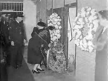 Fotocollectie Anefo — Jaarlijkse reünie dodencel 601 in Scheveningen — Foto: Rossem, Wim van / Anefo. Licentie: Set B: Rechtenvrij / Publiek Domein. Bron: Nationaal Archief. http://hdl.handle.net/10648/a96a8522-d0b4-102d-bcf8-003048976d84