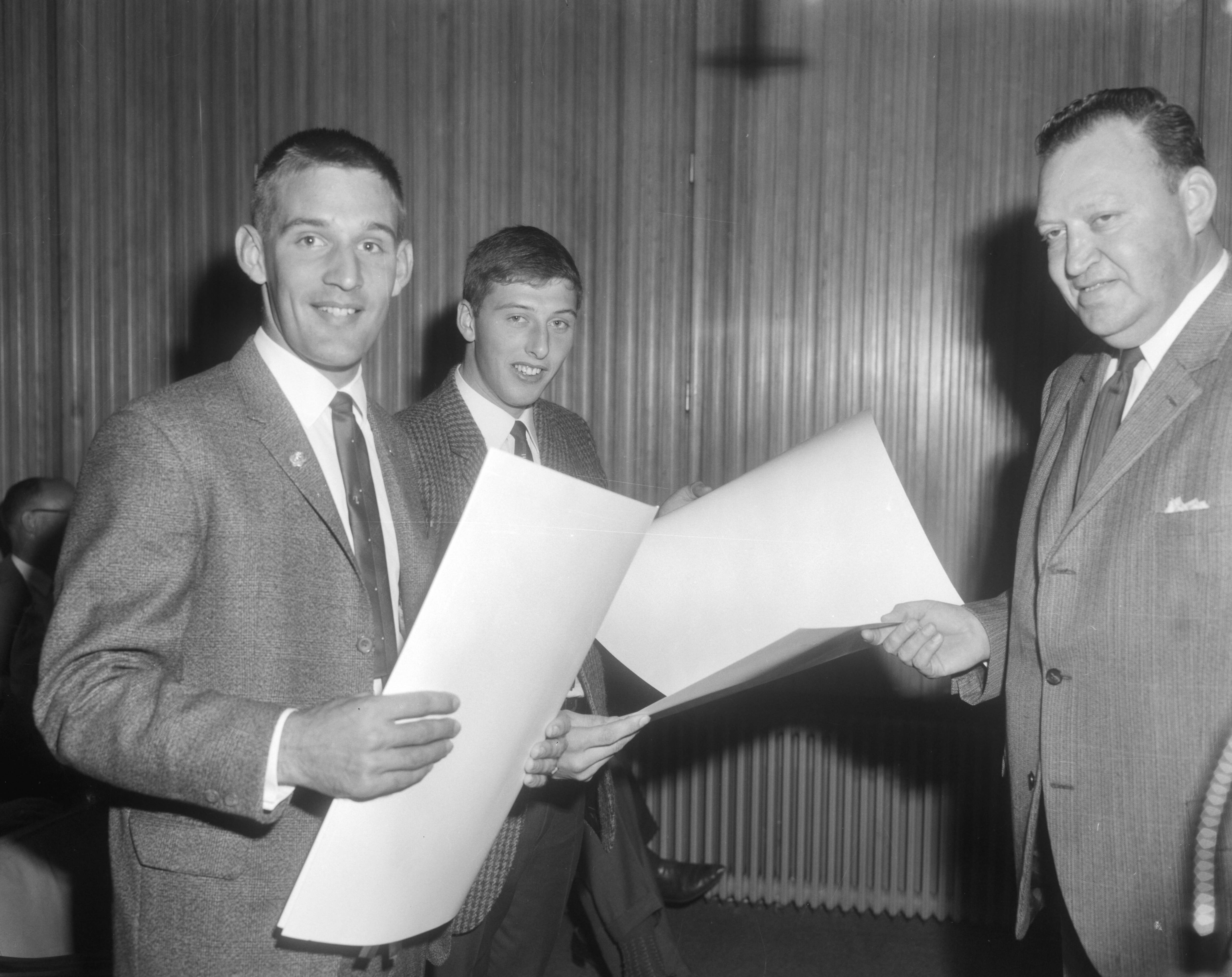Receptie van de wielrenner Tiemen Groen — Groen, Tiemen|Zaandam|Noord-Holland|recepties |wielrennen — Foto: Bilsen, Joop van / Anefo. Licentie: Set B: Rechtenvrij / Publiek Domein. Bron: Nationaal Archief. http://hdl.handle.net/10648/ab0161a8-d0b4-102d-bcf8-003048976d84