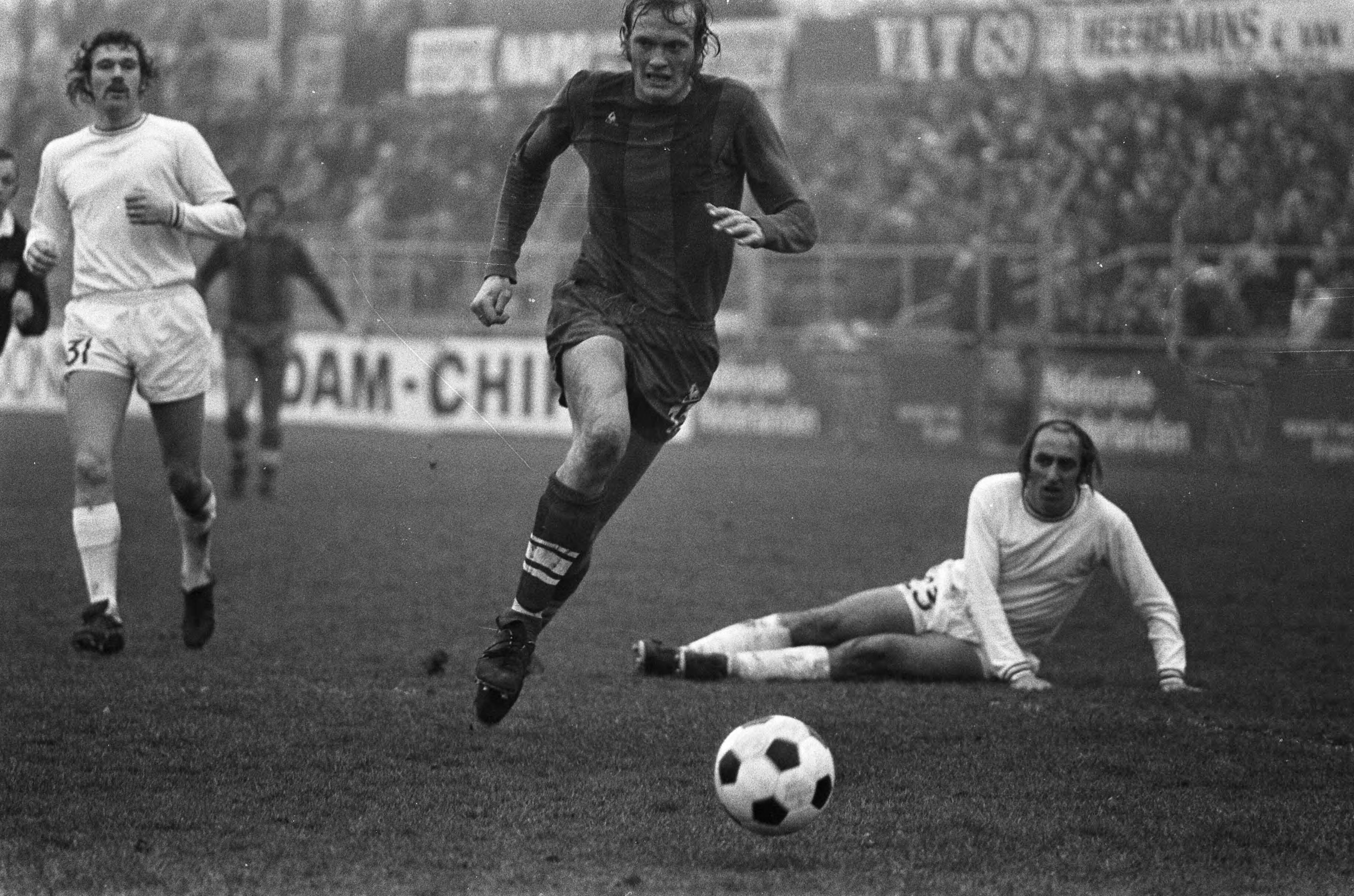 FC Haarlem-FC Utrecht — Spelmoment — Foto: Fotograaf Onbekend / Anefo. Licentie: Set B: Rechtenvrij / Publiek Domein. Bron: Nationaal Archief. http://hdl.handle.net/10648/ac43a788-d0b4-102d-bcf8-003048976d84