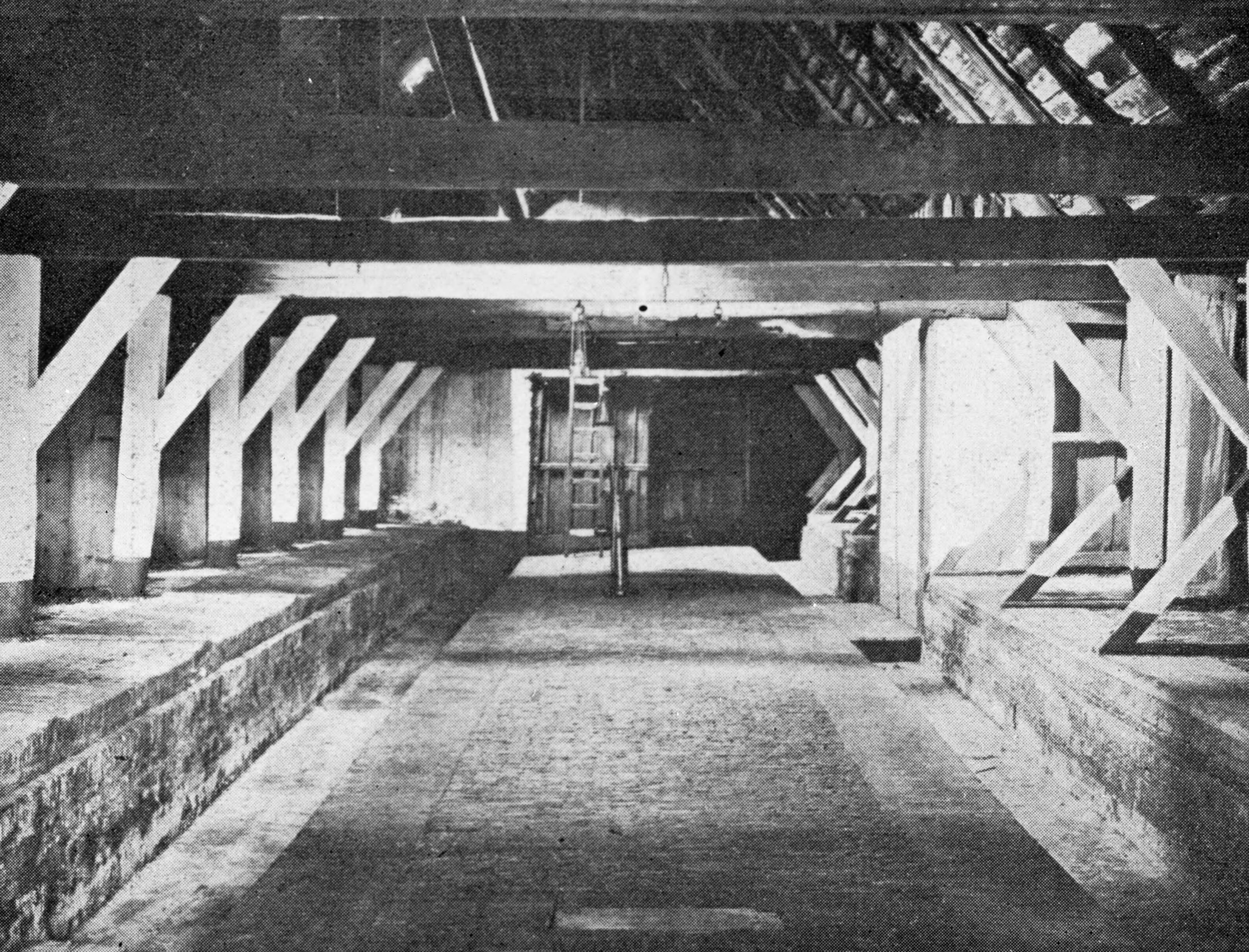 Fotocollectie Nederlandse Heidemaatschappij — Wirdum|veestallen — Foto: Fotograaf Onbekend / Heidemij. Licentie: Set B: Rechtenvrij / Publiek Domein. Bron: Nationaal Archief. http://hdl.handle.net/10648/ae4a895c-d0b4-102d-bcf8-003048976d84