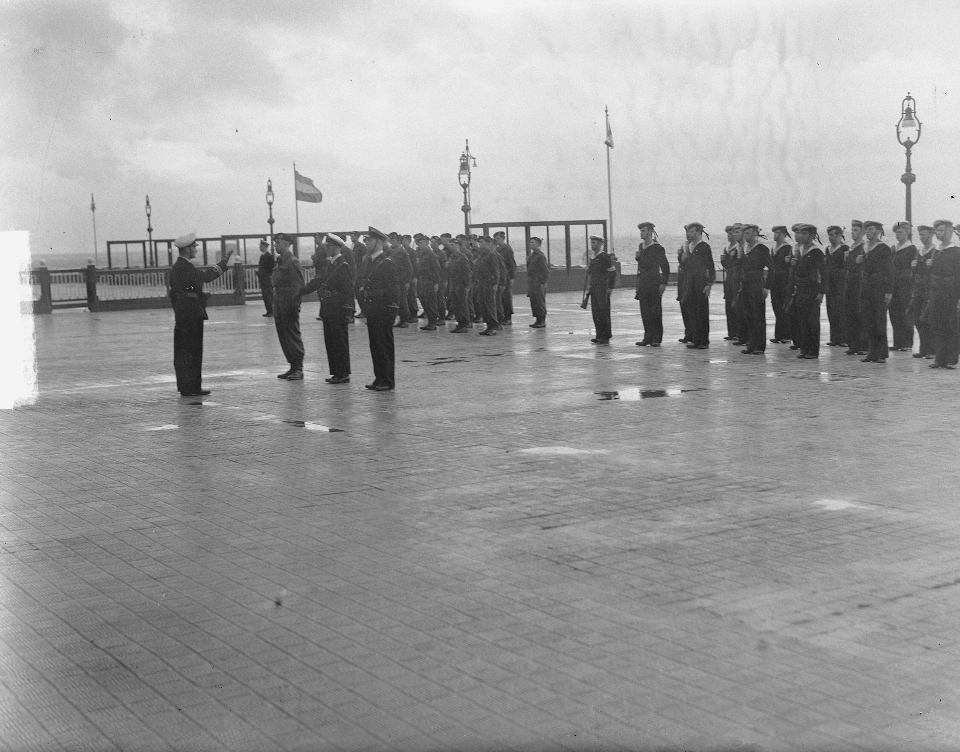 Fotocollectie Anefo — N. J. V. Musch Den Haag Marvo — Foto: Oorschot, […] van / Anefo. Licentie: Set B: Rechtenvrij / Publiek Domein. Bron: Nationaal Archief. http://hdl.handle.net/10648/a8c85cde-d0b4-102d-bcf8-003048976d84