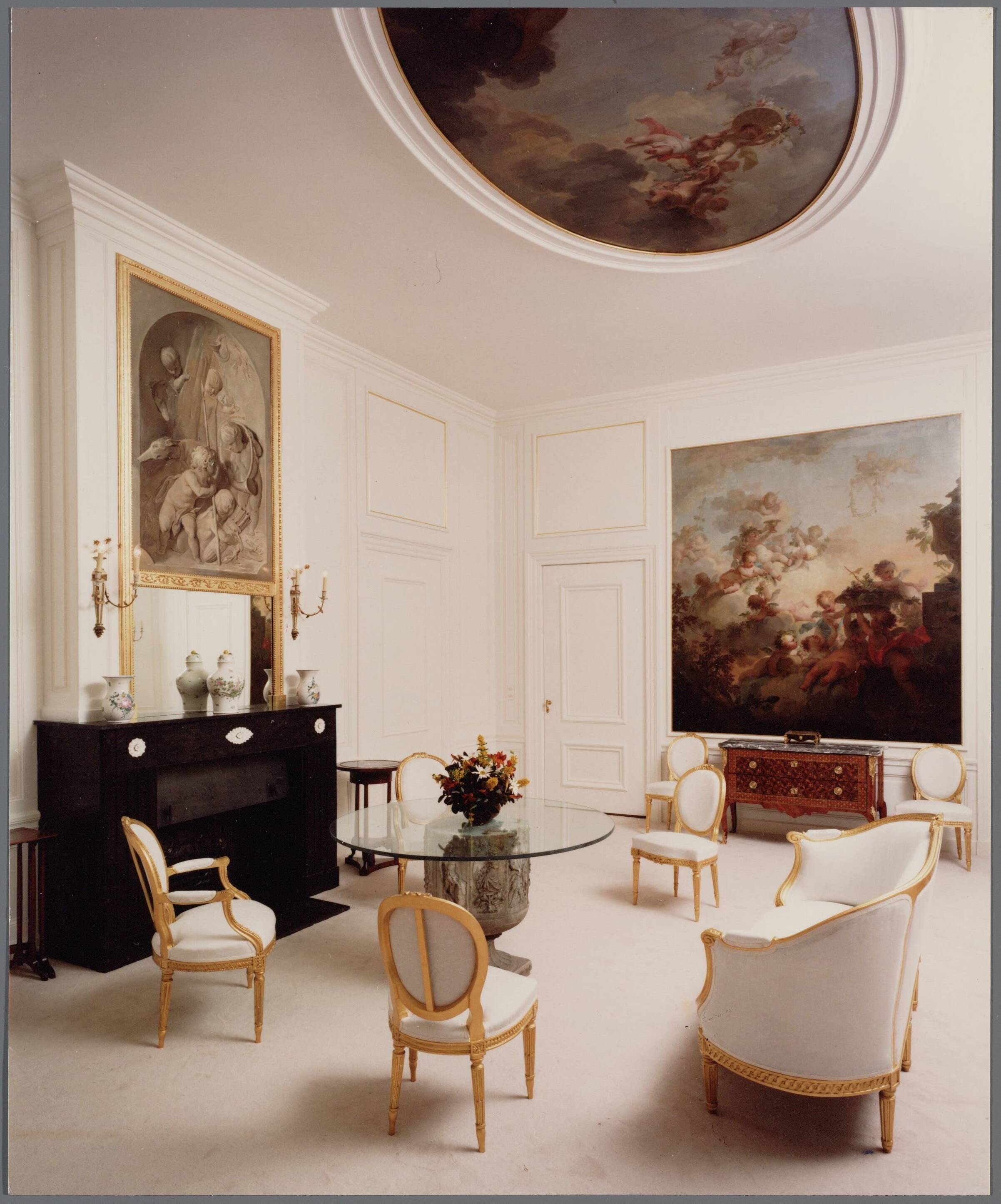Paleis Huis ten Bosch te Den Haag — Zitkamer vorstenkwartier van de Aa-kamer — Foto: Hofmeester, Bart / RVD. Licentie: Set B: Rechtenvrij / Publiek Domein. Bron: Nationaal Archief. http://hdl.handle.net/10648/afa8a1a8-d0b4-102d-bcf8-003048976d84