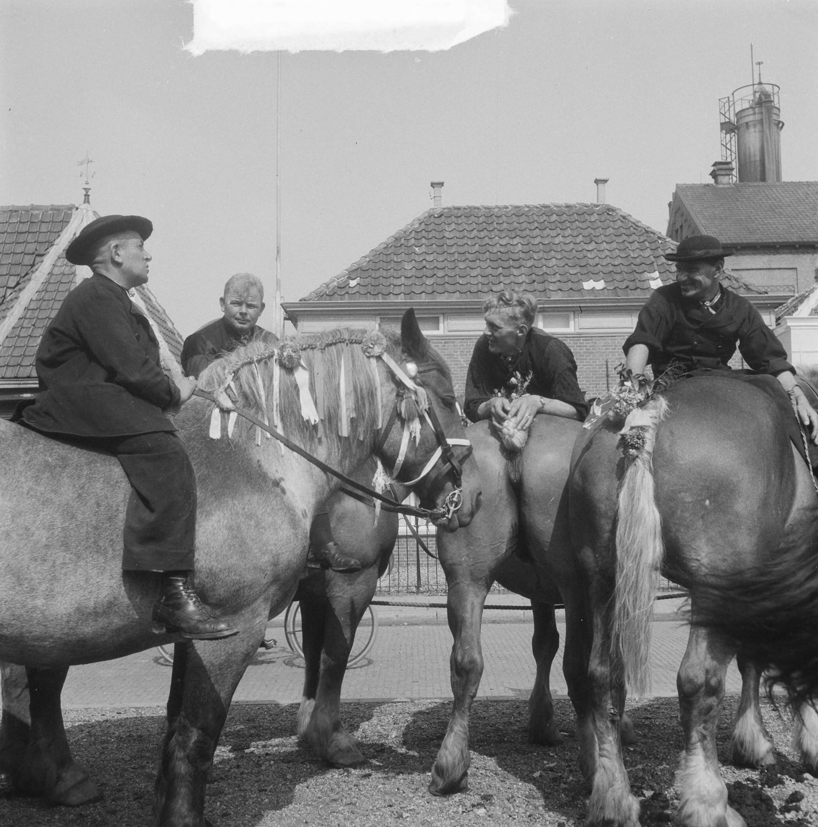 Fotocollectie Anefo — Ringsteken Middelburg — Foto: Noske, J.D. / Anefo. Licentie: Set B: Rechtenvrij / Publiek Domein. Bron: Nationaal Archief. http://hdl.handle.net/10648/a8cd22fa-d0b4-102d-bcf8-003048976d84