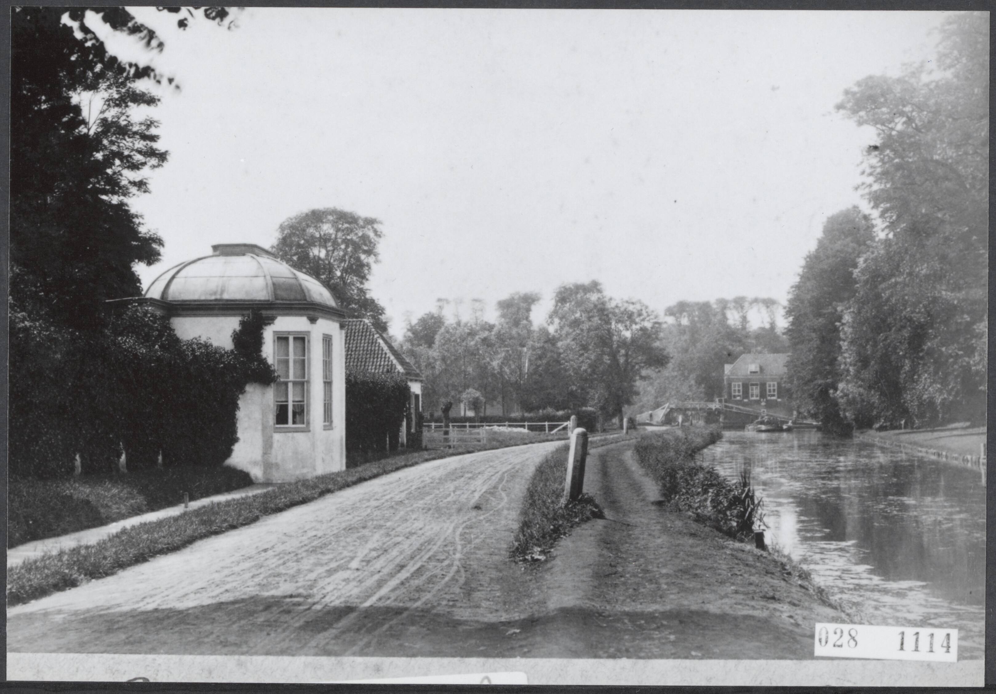 Fotocollectie Elsevier Binnenland — Rijswijk (Z.H.). Zicht op de brug bij Burchvliet vanaf de Jan Thijssenweg — Foto: Onbekend / Publiek Domein of Rechtenvrij. Licentie: Set B: Rechtenvrij / Publiek Domein. Bron: Nationaal Archief. http://hdl.handle.net/10648/addfce64-d0b4-102d-bcf8-003048976d84