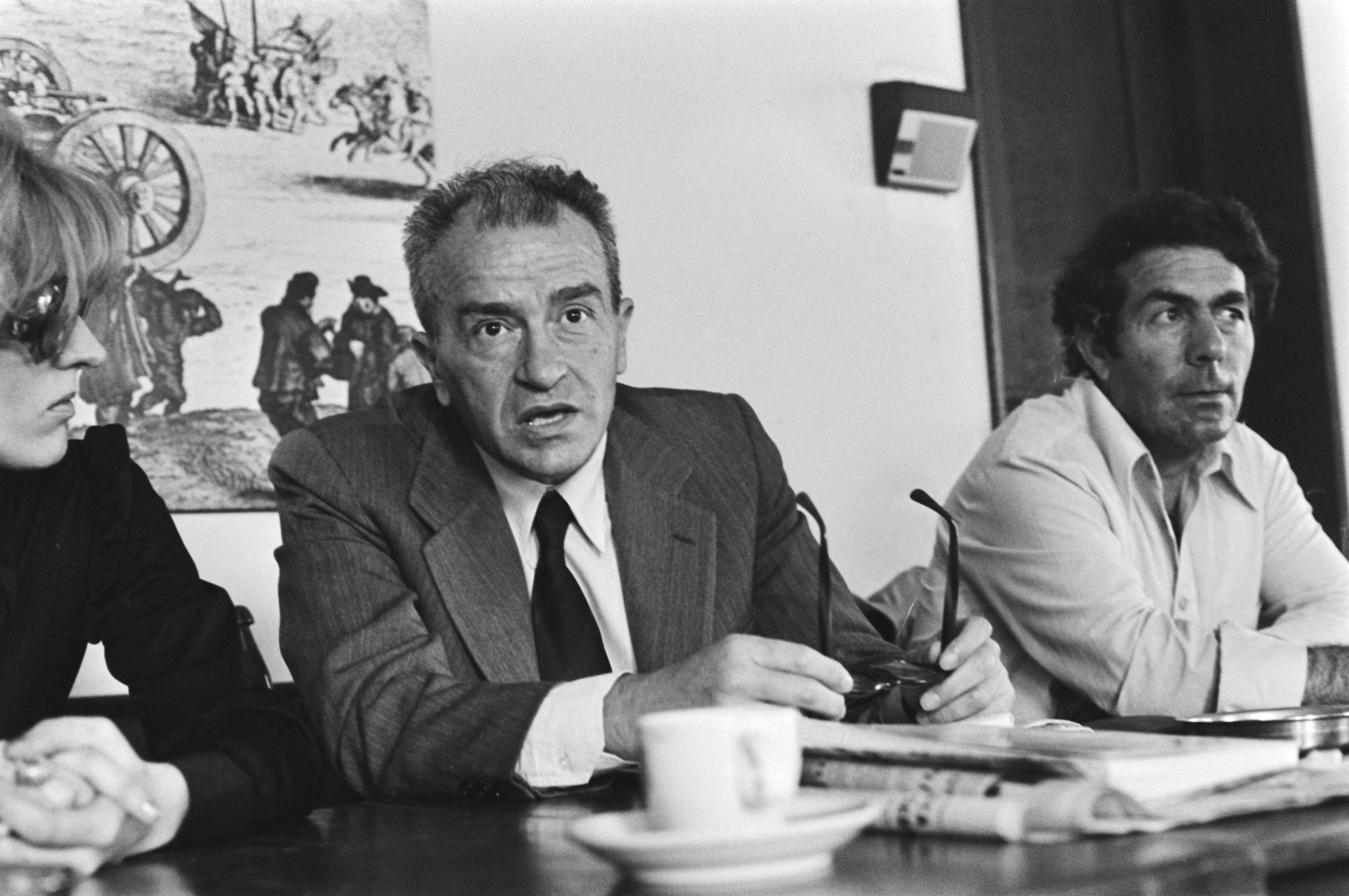 Fotocollectie Anefo — Pietro Ingrao (lid bestuur Italiaanse Communistische Partij) geeft persconferentie in Den Haag — Foto: Mieremet, Rob / Anefo. Licentie: Set B: Rechtenvrij / Publiek Domein. Bron: Nationaal Archief. http://hdl.handle.net/10648/ac830a4a-d0b4-102d-bcf8-003048976d84