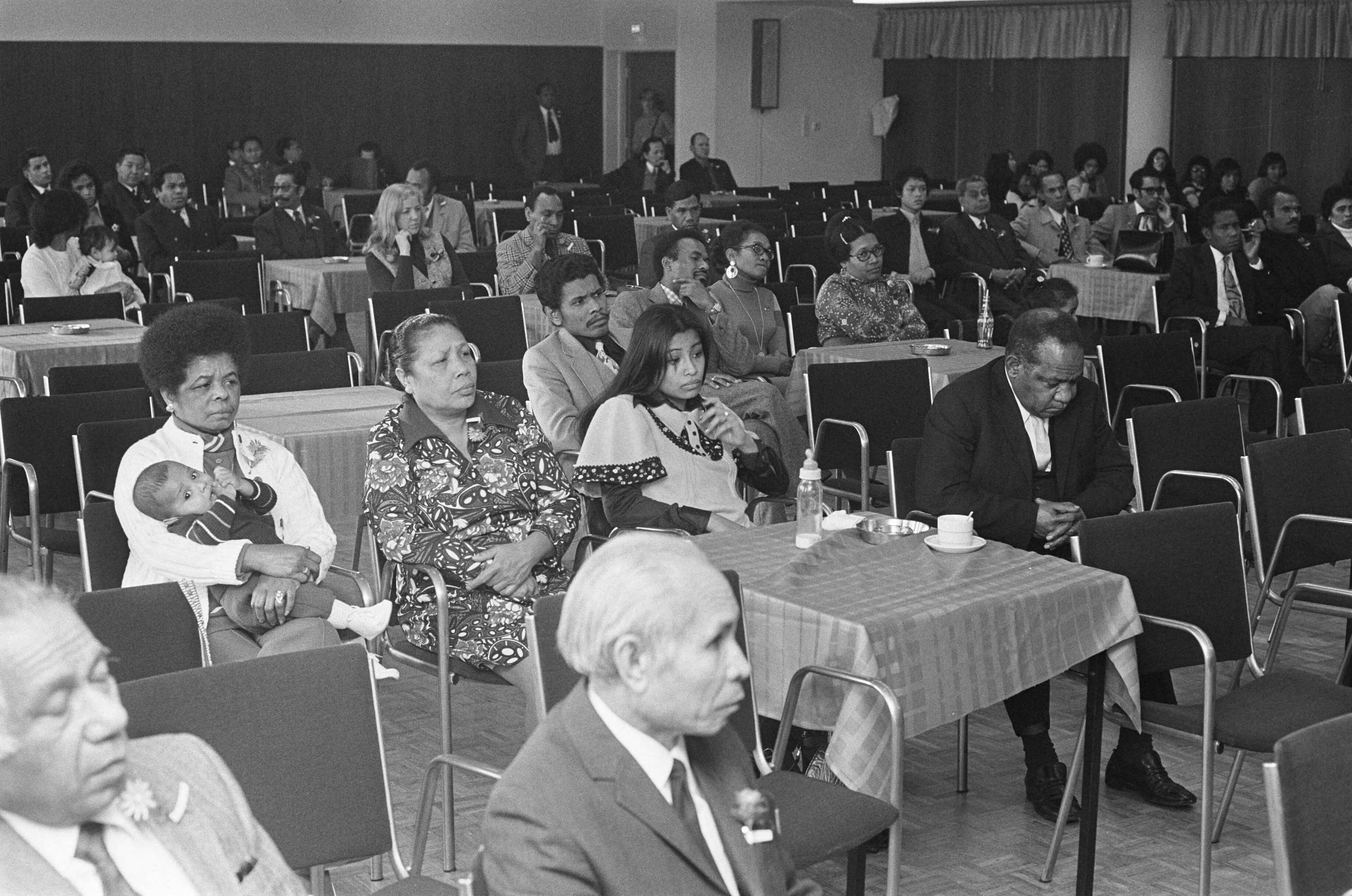 Fotocollectie Anefo — Herdenkingsbijeenkomst Papoeas in Den Haag , toespraak van M. W. Kasiepo , president van West-Papoea/Melanesie — Foto: Verhoeff, Bert / Anefo. Licentie: Set B: Rechtenvrij / Publiek Domein. Bron: Nationaal Archief. http://hdl.handle.net/10648/ac0107ac-d0b4-102d-bcf8-003048976d84