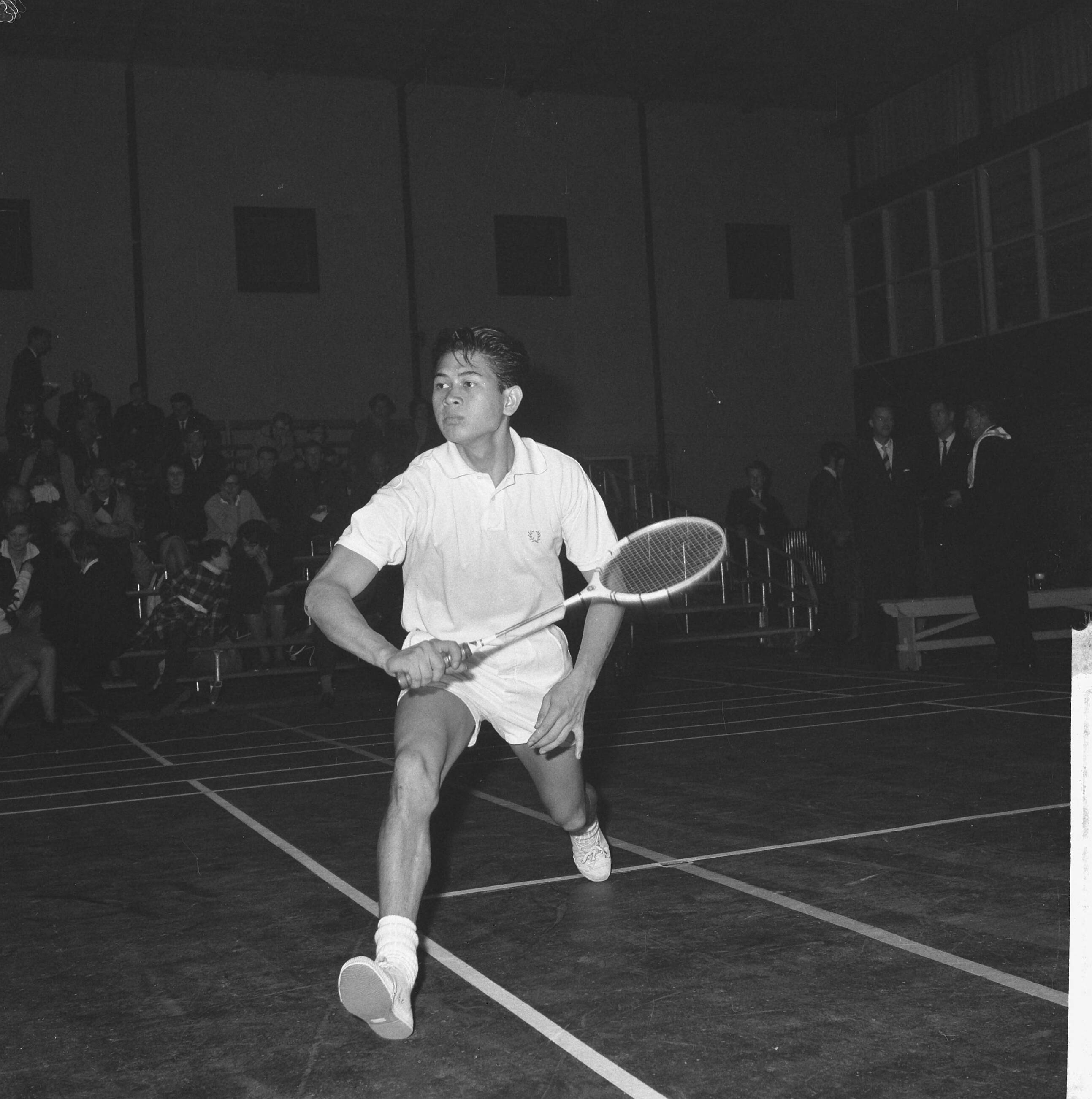 Fotocollectie Anefo — Badminton. Nederland tegen Ierland te Haarlem. Ronnie van de Wijk Nederland ) in aktie — Foto: Nijs, Jac. de / Anefo. Licentie: Set B: Rechtenvrij / Publiek Domein. Bron: Nationaal Archief. http://hdl.handle.net/10648/aa4e10a8-d0b4-102d-bcf8-003048976d84