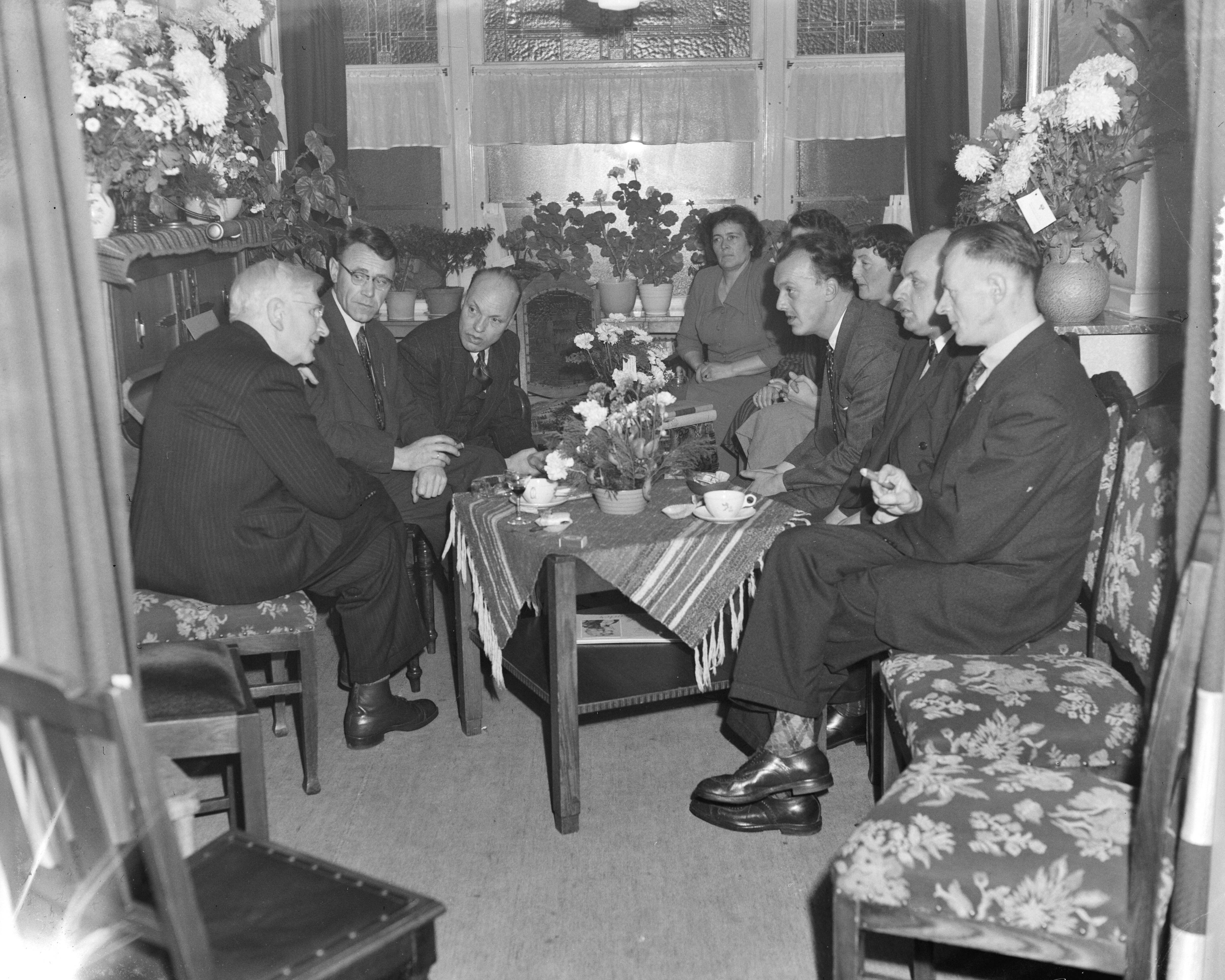 Fotocollectie Anefo — Familie Herzog [Lakeyweg] Den Haag — Foto: Consenheim, Wim / Anefo. Licentie: Set B: Rechtenvrij / Publiek Domein. Bron: Nationaal Archief. http://hdl.handle.net/10648/a901f264-d0b4-102d-bcf8-003048976d84