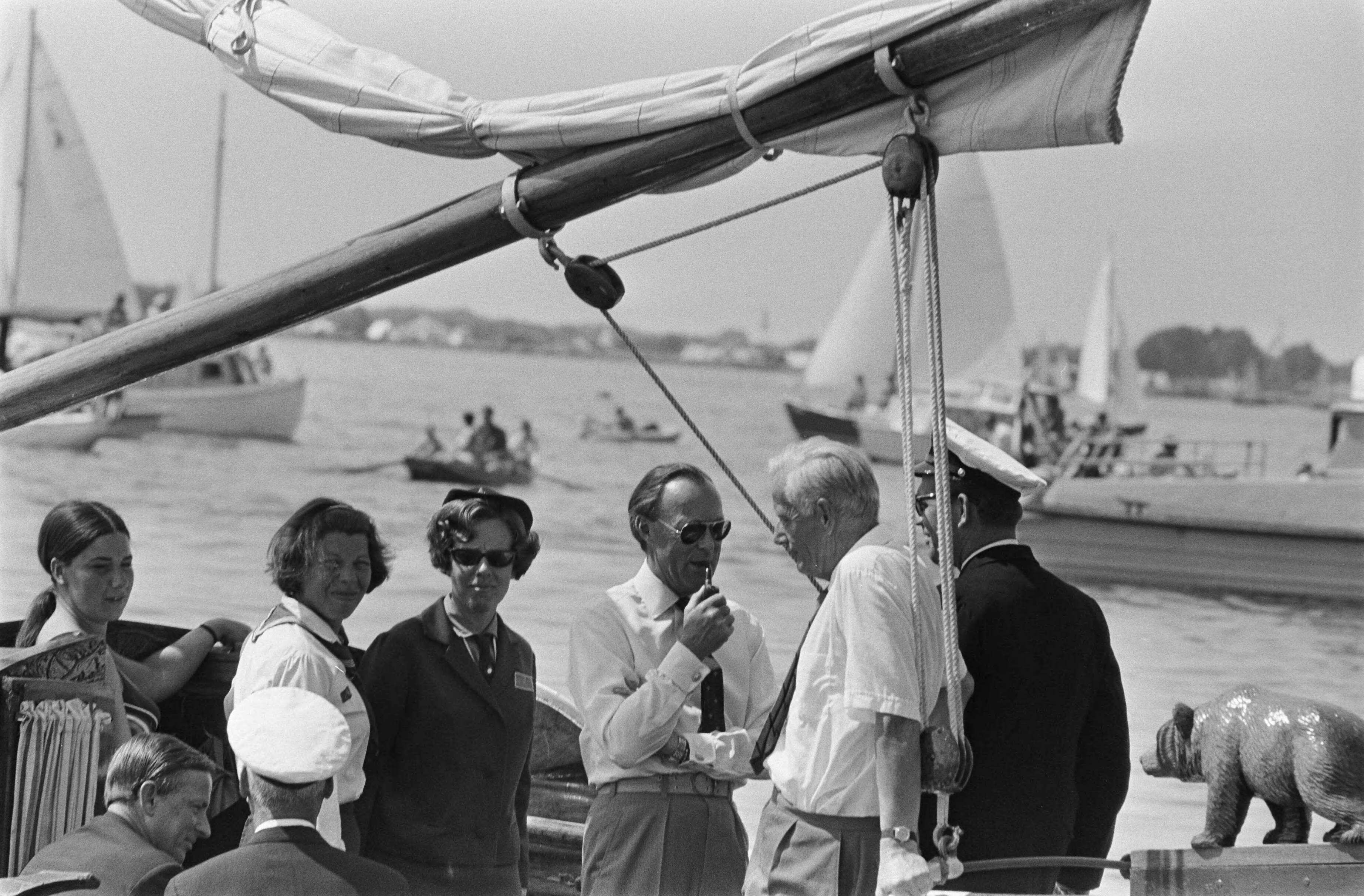 Fotocollectie Anefo — Prins Bernhard bij Nationaal Waterkamp 1970 te Vinkeveen — Foto: Evers, Joost / Anefo. Licentie: Set B: Rechtenvrij / Publiek Domein. Bron: Nationaal Archief. http://hdl.handle.net/10648/ab9bafe2-d0b4-102d-bcf8-003048976d84