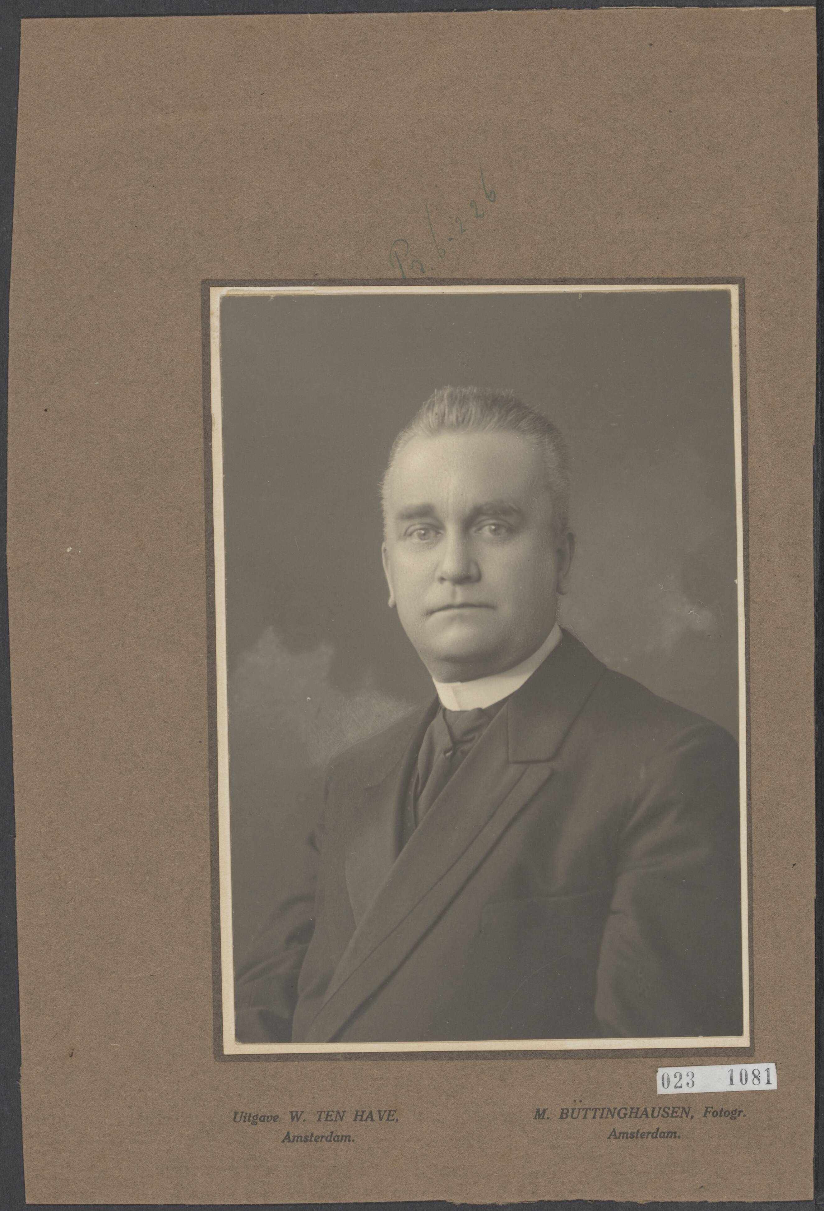 Fotocollectie Elsevier Binnenland — Ds. J.C. de Moor, gereformeerd predikant te Utrecht — Foto: Büttinghausen, Max. Licentie: Set B: Rechtenvrij / Publiek Domein. Bron: Nationaal Archief. http://hdl.handle.net/10648/add5f114-d0b4-102d-bcf8-003048976d84
