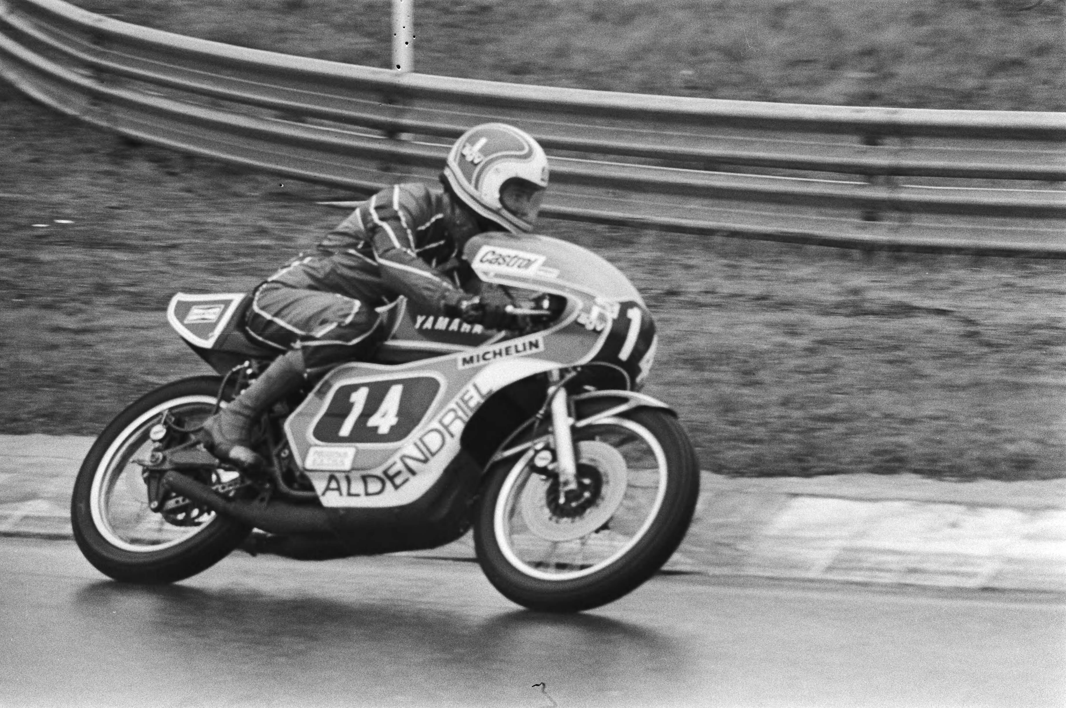 Fotocollectie Anefo — Nederlands kampioenschap motorraces op Zandvoort, Henk van Kessel in aktie — Foto: Verhoeff, Bert / Anefo. Licentie: Set B: Rechtenvrij / Publiek Domein. Bron: Nationaal Archief. http://hdl.handle.net/10648/ac86ae20-d0b4-102d-bcf8-003048976d84