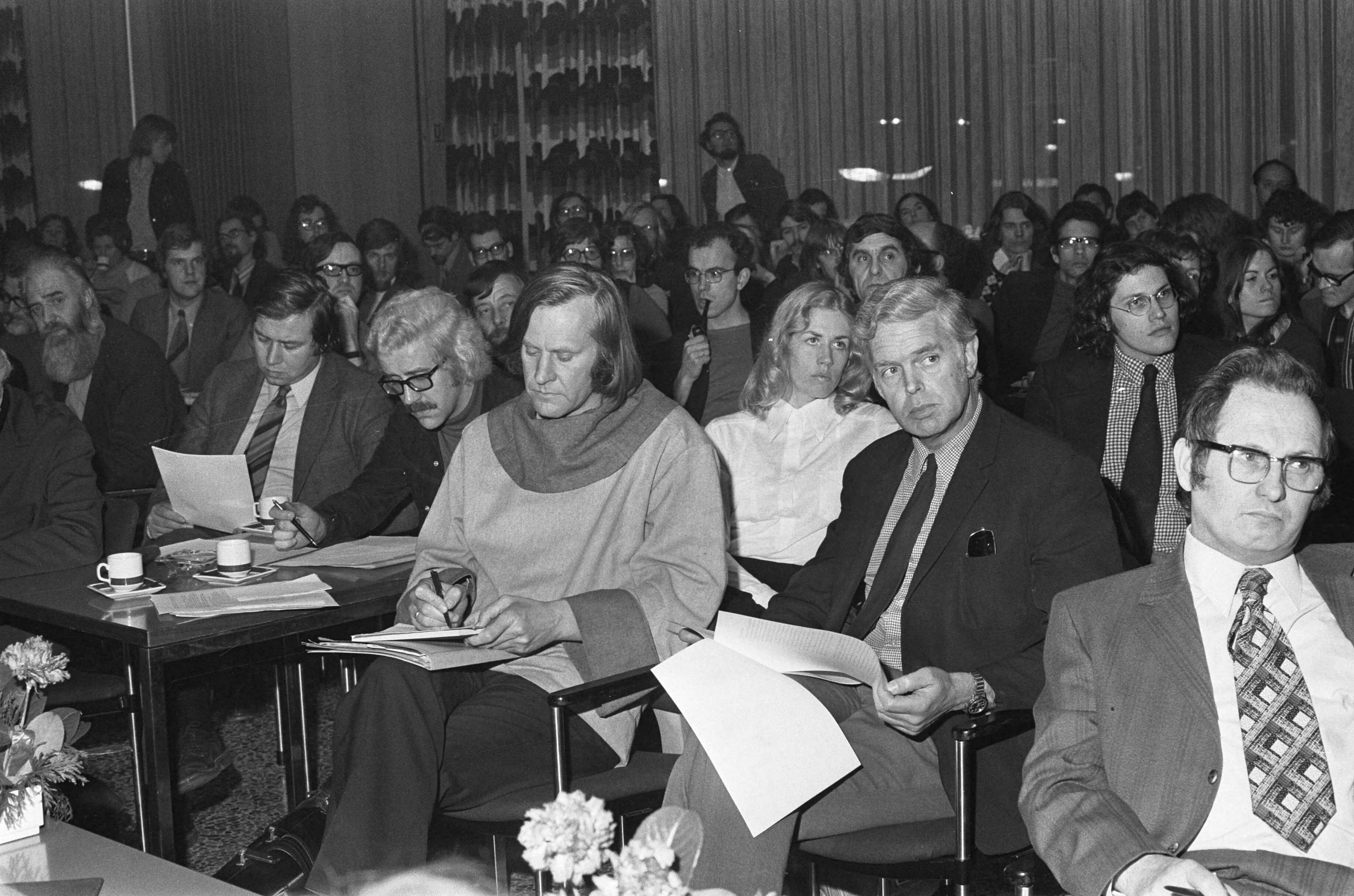Fotocollectie Anefo — PB van PPR bijeen in Utrecht, Ten Brink (voorzitter D66 te gast bij PPR (r) — Foto: Mieremet, Rob / Anefo. Licentie: Set B: Rechtenvrij / Publiek Domein. Bron: Nationaal Archief. http://hdl.handle.net/10648/ac273828-d0b4-102d-bcf8-003048976d84
