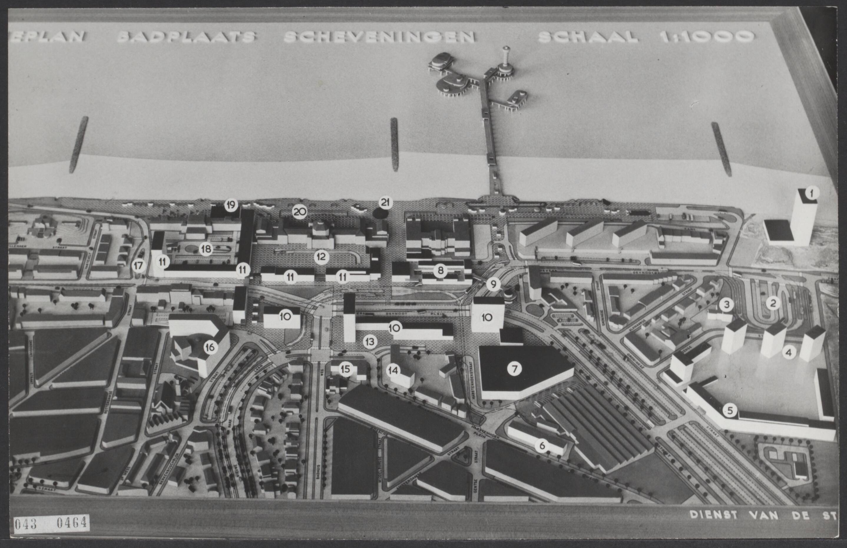 Fotocollectie Elsevier Binnenland — Plan voor de vernieuwing van de badplaats Scheveningen. Maquette schaal 1:1000 — Foto: Gemeentelijke Dienst Stadsontwikkeling Den Haag. Licentie: Set B: Rechtenvrij / Publiek Domein. Bron: Nationaal Archief. http://hdl.handle.net/10648/adf910e0-d0b4-102d-bcf8-003048976d84