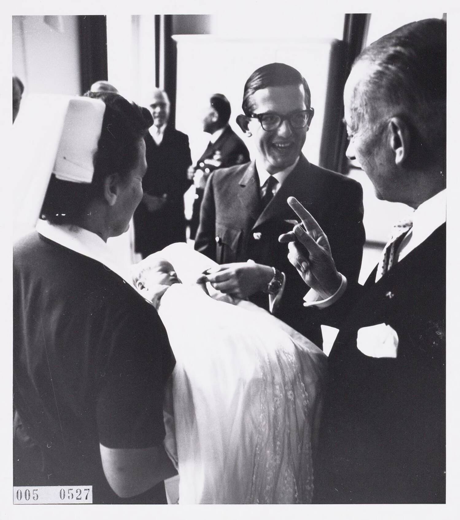 Fotocollectie RVD / Koninklijk Huis — Mr. Pieter van Vollenhoven met prins Maurits en burgemeester jonkheer De Ranitz van Utrecht in het Academisch Ziekenhuis Utrecht op 22 april 1968 — Foto: Nationaal Foto Persbureau / RVD. Licentie: Set B: Rechtenvrij / Publiek Domein. Bron: Nationaal Archief. http://hdl.handle.net/10648/afad8d3a-d0b4-102d-bcf8-003048976d84