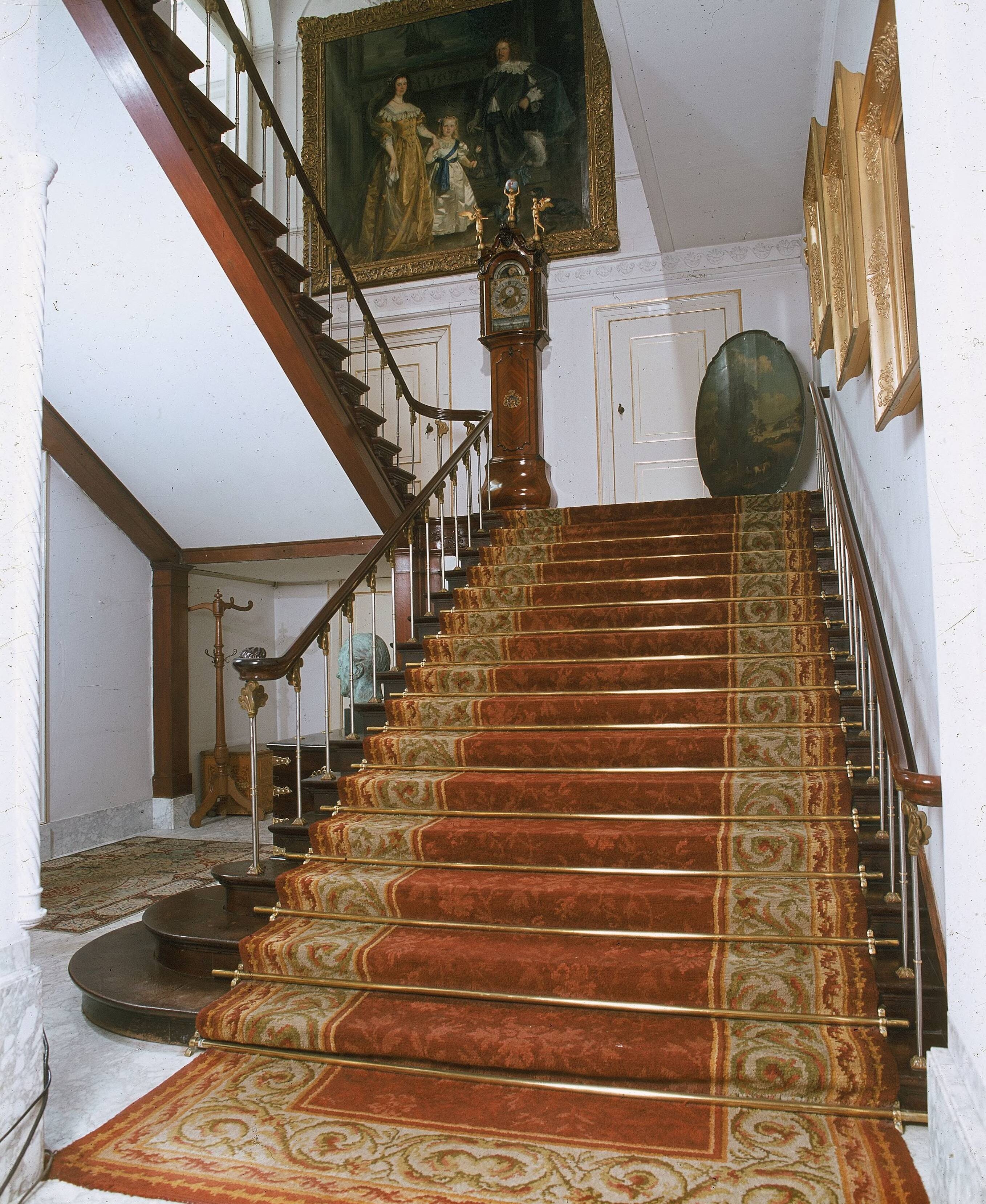 Fotocollectie RVD / Koninklijk Huis — Interieur paleis Soestdijk trappenhuis — Foto: Mastenbroek, Cees / RVD. Licentie: Set B: Rechtenvrij / Publiek Domein. Bron: Nationaal Archief. http://hdl.handle.net/10648/afb1f280-d0b4-102d-bcf8-003048976d84
