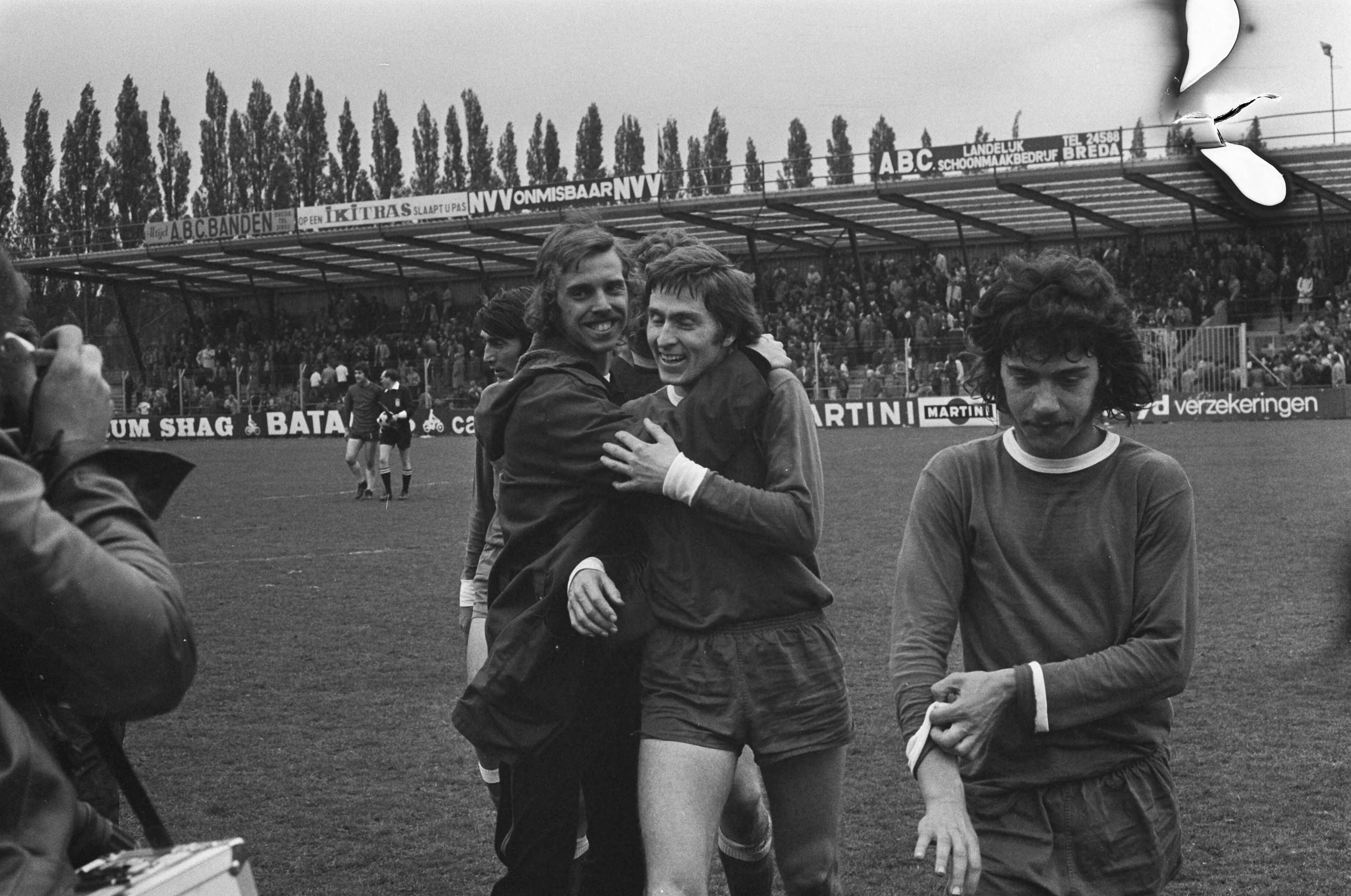 Fotocollectie Anefo — NAC tegen NEC 1-3, vreugde bij NEC-spelers — Foto: Mieremet, Rob / Anefo. Licentie: Set B: Rechtenvrij / Publiek Domein. Bron: Nationaal Archief. http://hdl.handle.net/10648/ac48d0b4-d0b4-102d-bcf8-003048976d84