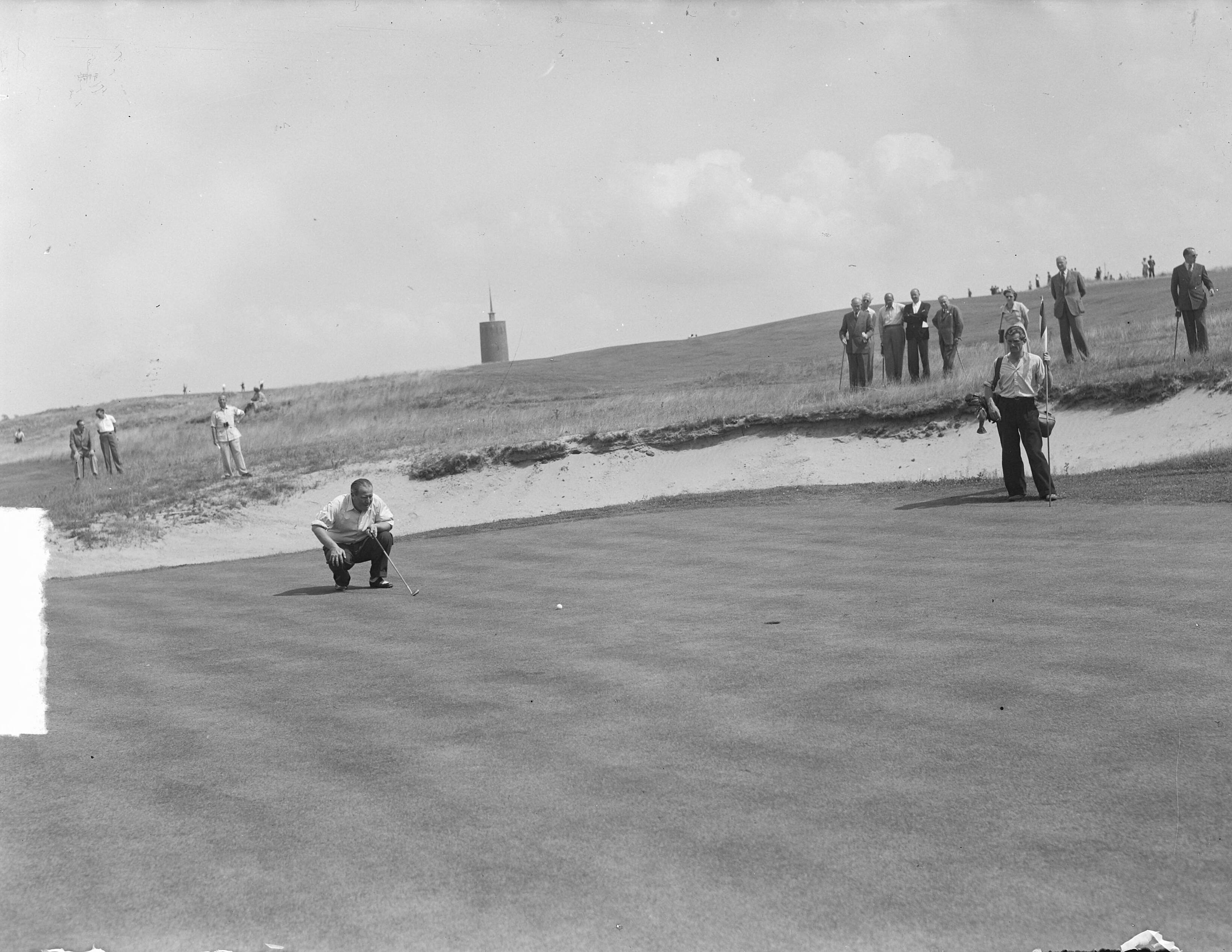 Fotocollectie Anefo — Open Golfkamp te Wassenaar — Foto: Winterbergen, Rolf / Anefo. Licentie: Set B: Rechtenvrij / Publiek Domein. Bron: Nationaal Archief. http://hdl.handle.net/10648/a8cc1342-d0b4-102d-bcf8-003048976d84
