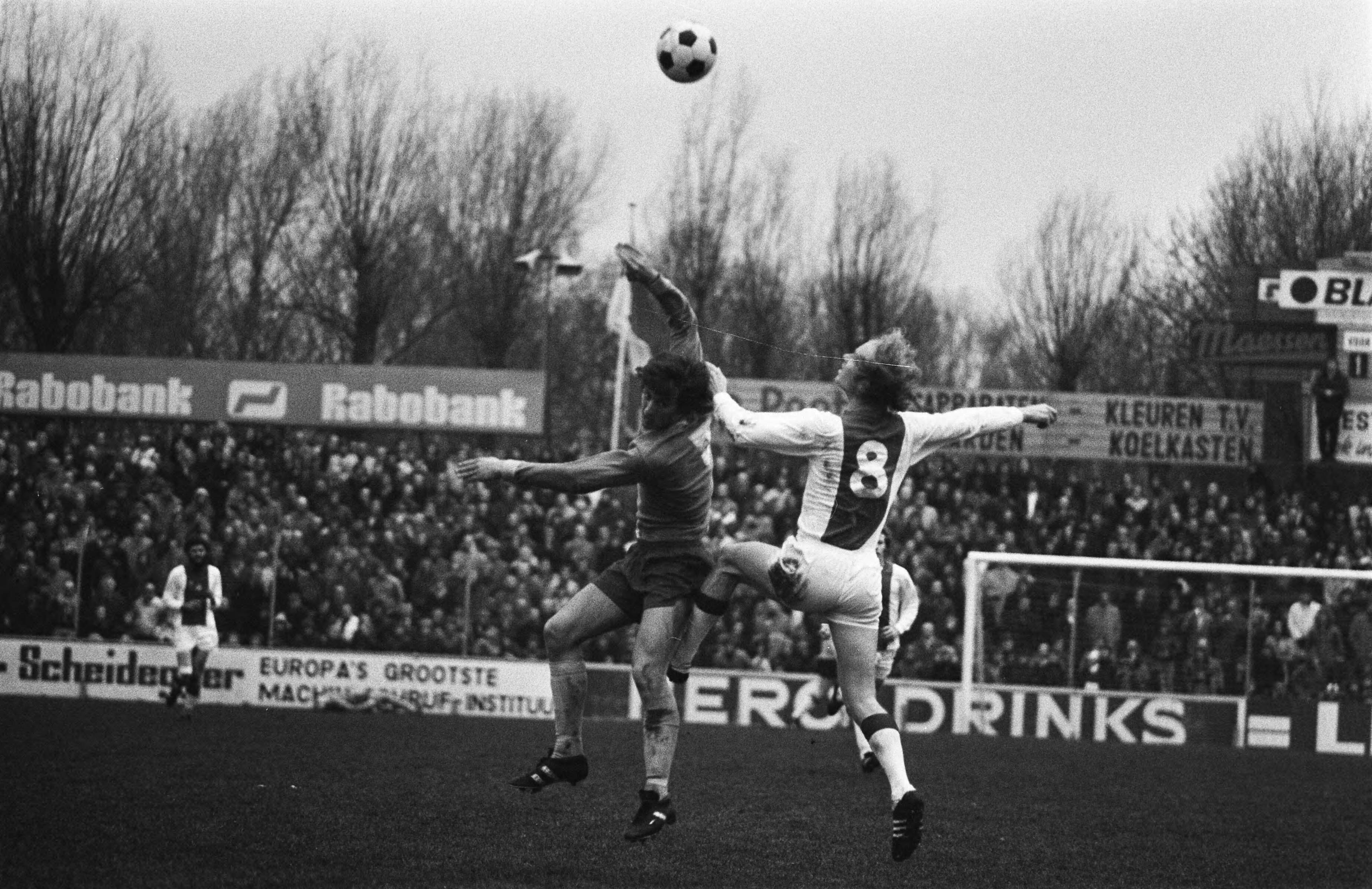 Fotocollectie Anefo — FC Den Haag tegen Ajax 1-0, spelmomenten — Foto: Peters, Hans / Anefo. Licentie: Set B: Rechtenvrij / Publiek Domein. Bron: Nationaal Archief. http://hdl.handle.net/10648/ac5da700-d0b4-102d-bcf8-003048976d84