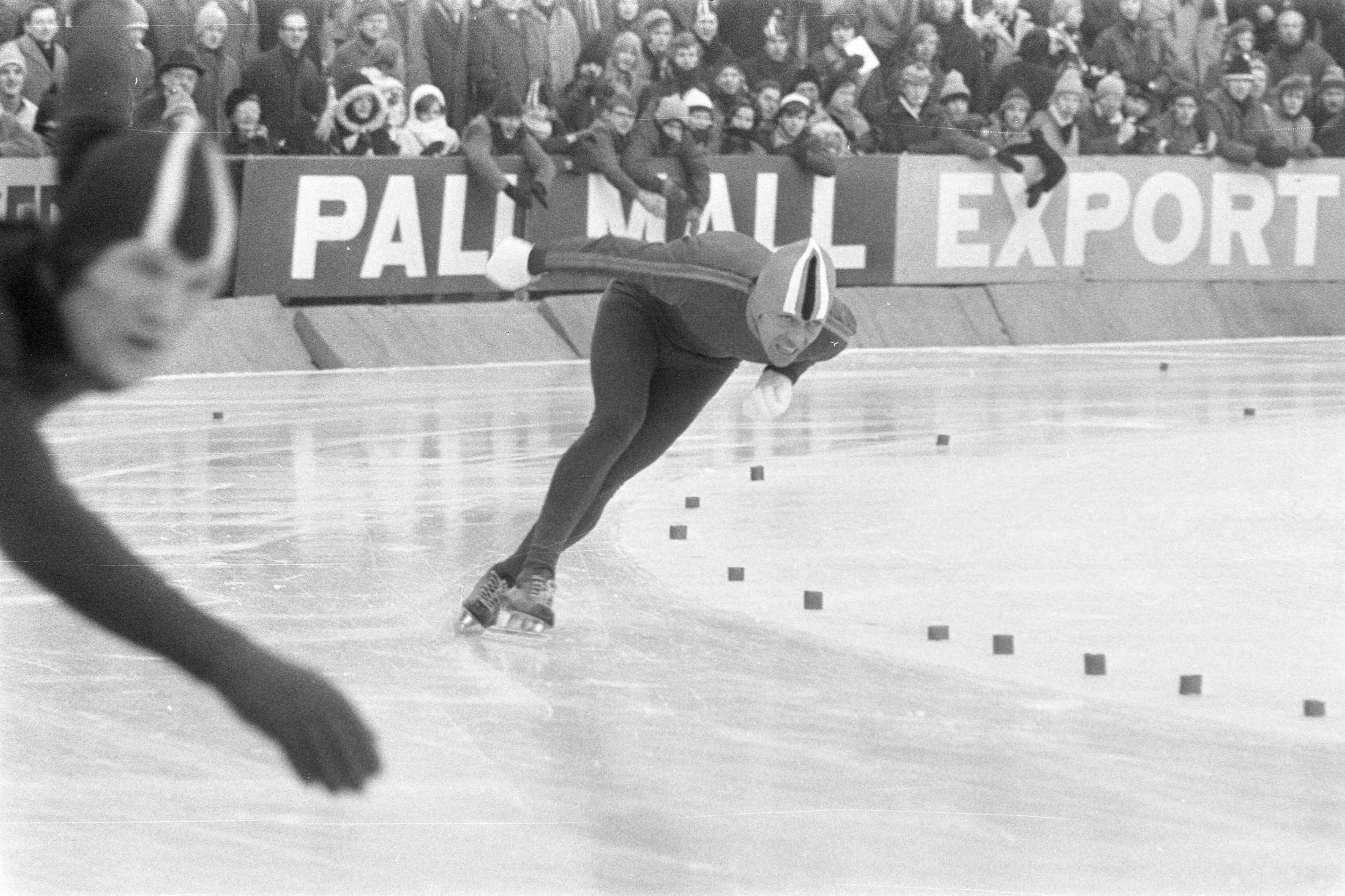 Fotocollectie Anefo — Nederlandse schaatskampioenschappen Deventer, Eddy Verheyen in actie — Foto: Verhoeff, Bert / Anefo. Licentie: Set B: Rechtenvrij / Publiek Domein. Bron: Nationaal Archief. http://hdl.handle.net/10648/abdd6d1a-d0b4-102d-bcf8-003048976d84