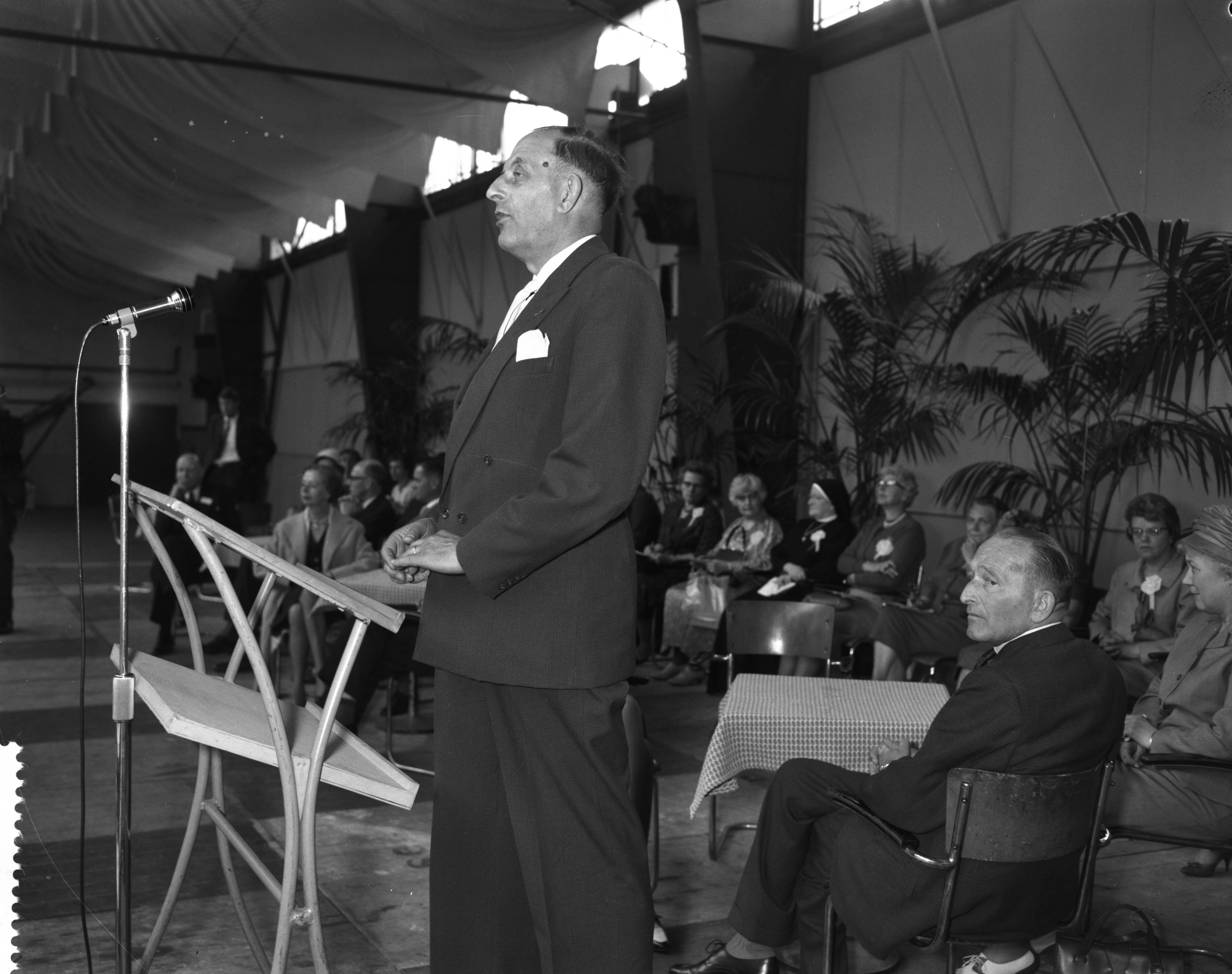 Fotocollectie Anefo — Kookwedstrijden Den Haag (Opdracht B. K. te Kampen) — Foto: Bilsen, Joop van / Anefo. Licentie: Set B: Rechtenvrij / Publiek Domein. Bron: Nationaal Archief. http://hdl.handle.net/10648/a9d28df2-d0b4-102d-bcf8-003048976d84