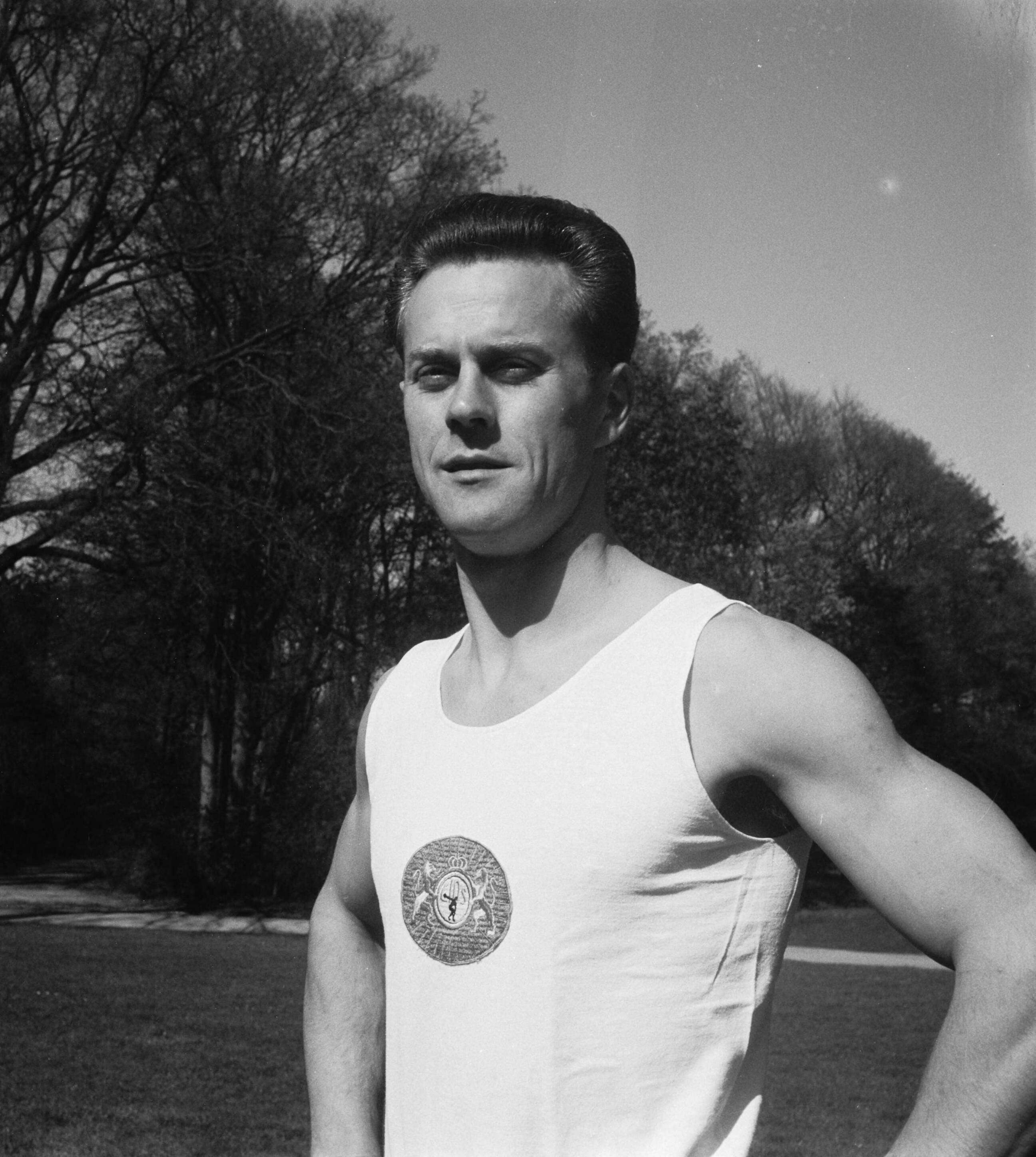 Portretten geselecteerden Olympische Spelen Helsinki (1952) — Klaas Boot, Olympisch atleet (turnen) — Foto: Pot, Harry / Anefo. Licentie: Set B: Rechtenvrij / Publiek Domein. Bron: Nationaal Archief. http://hdl.handle.net/10648/a8f8a09c-d0b4-102d-bcf8-003048976d84