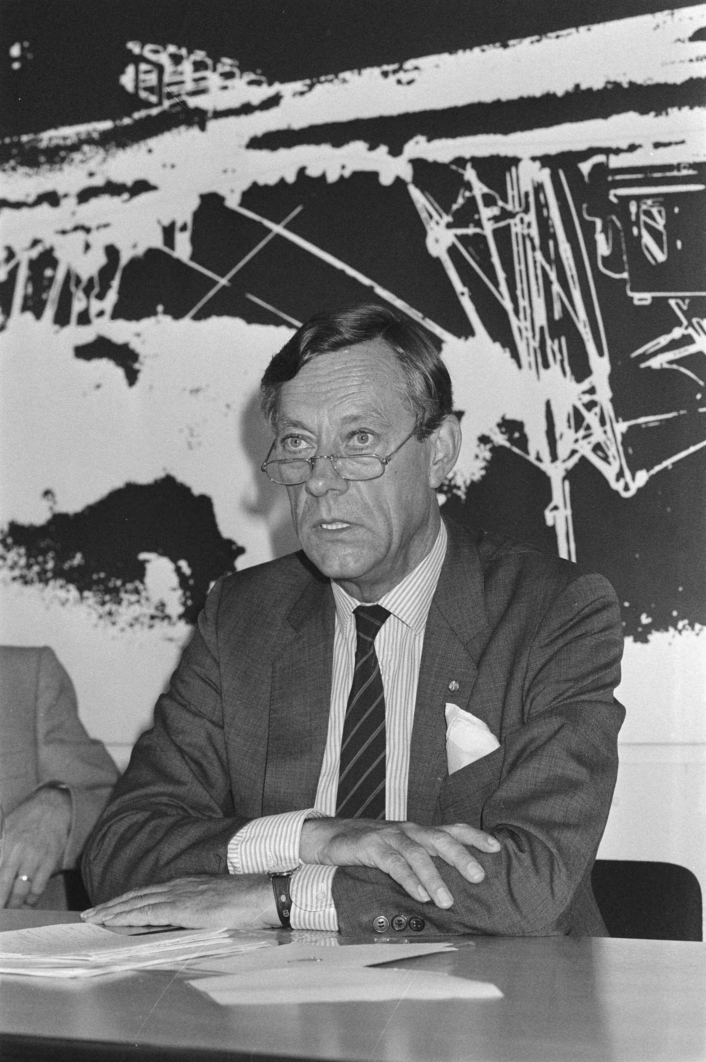 Fotocollectie Anefo — Den Haag , Persconferentie J. A. M. Reyner , nieuwe voorzitter Raad van Toezicht Algemeen Burgerlijk Pensioenfonds, close — Foto: Molendijk, Bart / Anefo. Licentie: Set B: Rechtenvrij / Publiek Domein. Bron: Nationaal Archief. http://hdl.handle.net/10648/ad543566-d0b4-102d-bcf8-003048976d84