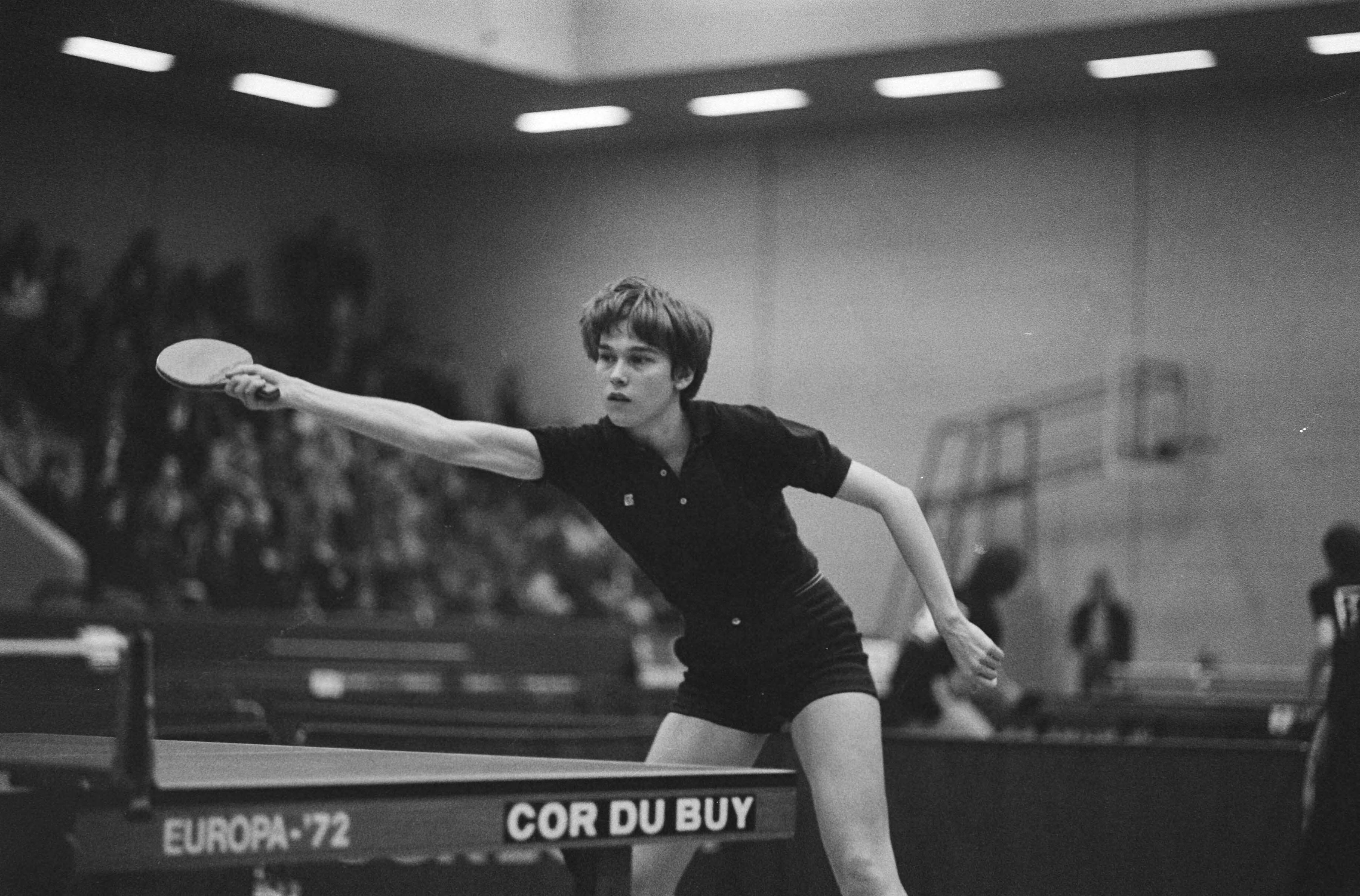 Fotocollectie Anefo — Nederlandse kampioenschappen tafeltennis in Utrecht, Bettine Vriesekoop in aktie — Foto: Croes, Rob C. / Anefo. Licentie: Set B: Rechtenvrij / Publiek Domein. Bron: Nationaal Archief. http://hdl.handle.net/10648/acf72420-d0b4-102d-bcf8-003048976d84