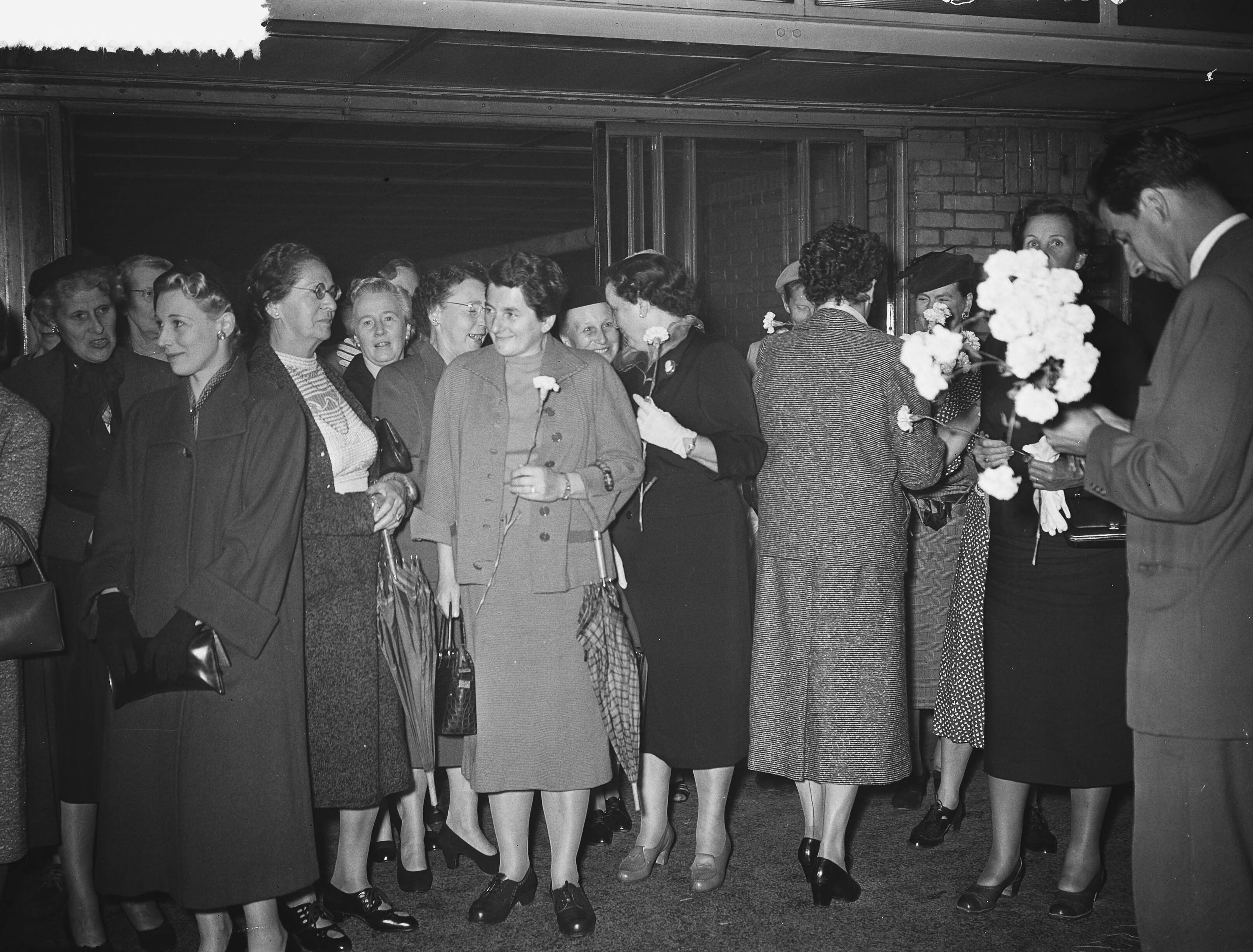 Fotocollectie Anefo — Congres van Assuradeuren te Den Haag — Foto: Bilsen, Joop van / Anefo. Licentie: Set B: Rechtenvrij / Publiek Domein. Bron: Nationaal Archief. http://hdl.handle.net/10648/a928ec34-d0b4-102d-bcf8-003048976d84