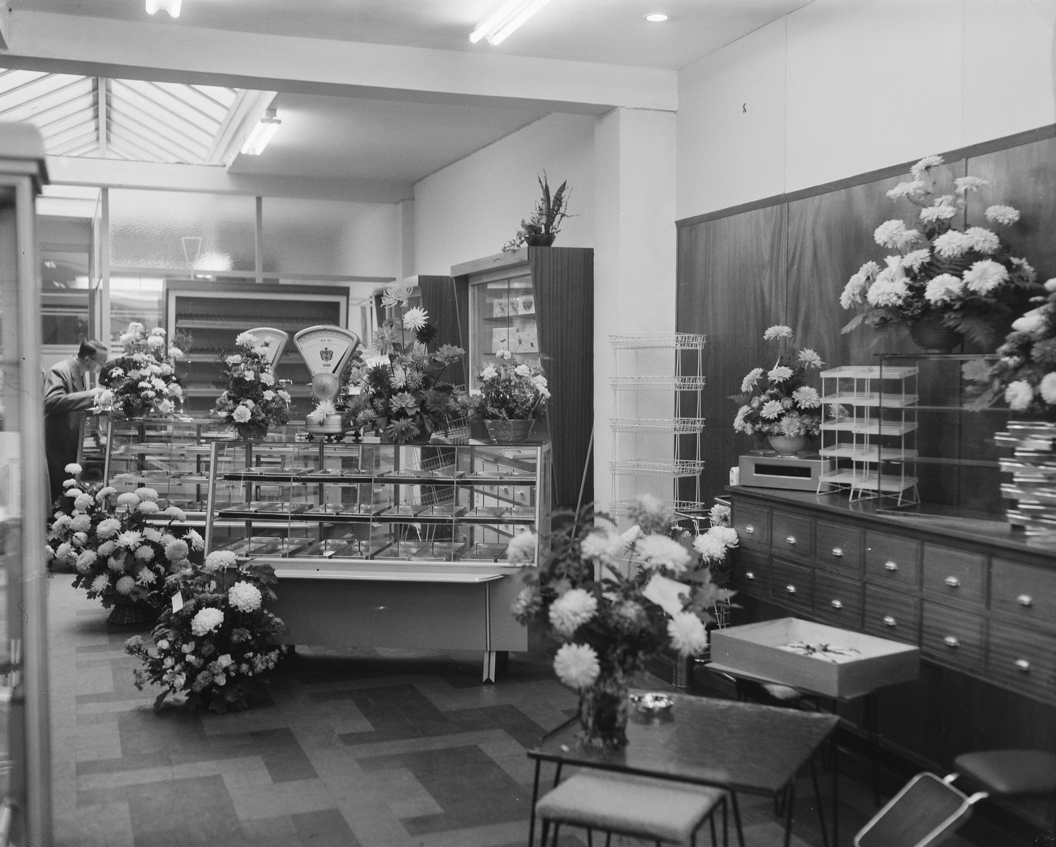 Fotocollectie Anefo — Opdrachten Fa. Koning te Haarlem — Foto: Pot, Harry / Anefo. Licentie: Set B: Rechtenvrij / Publiek Domein. Bron: Nationaal Archief. http://hdl.handle.net/10648/a96ac51e-d0b4-102d-bcf8-003048976d84