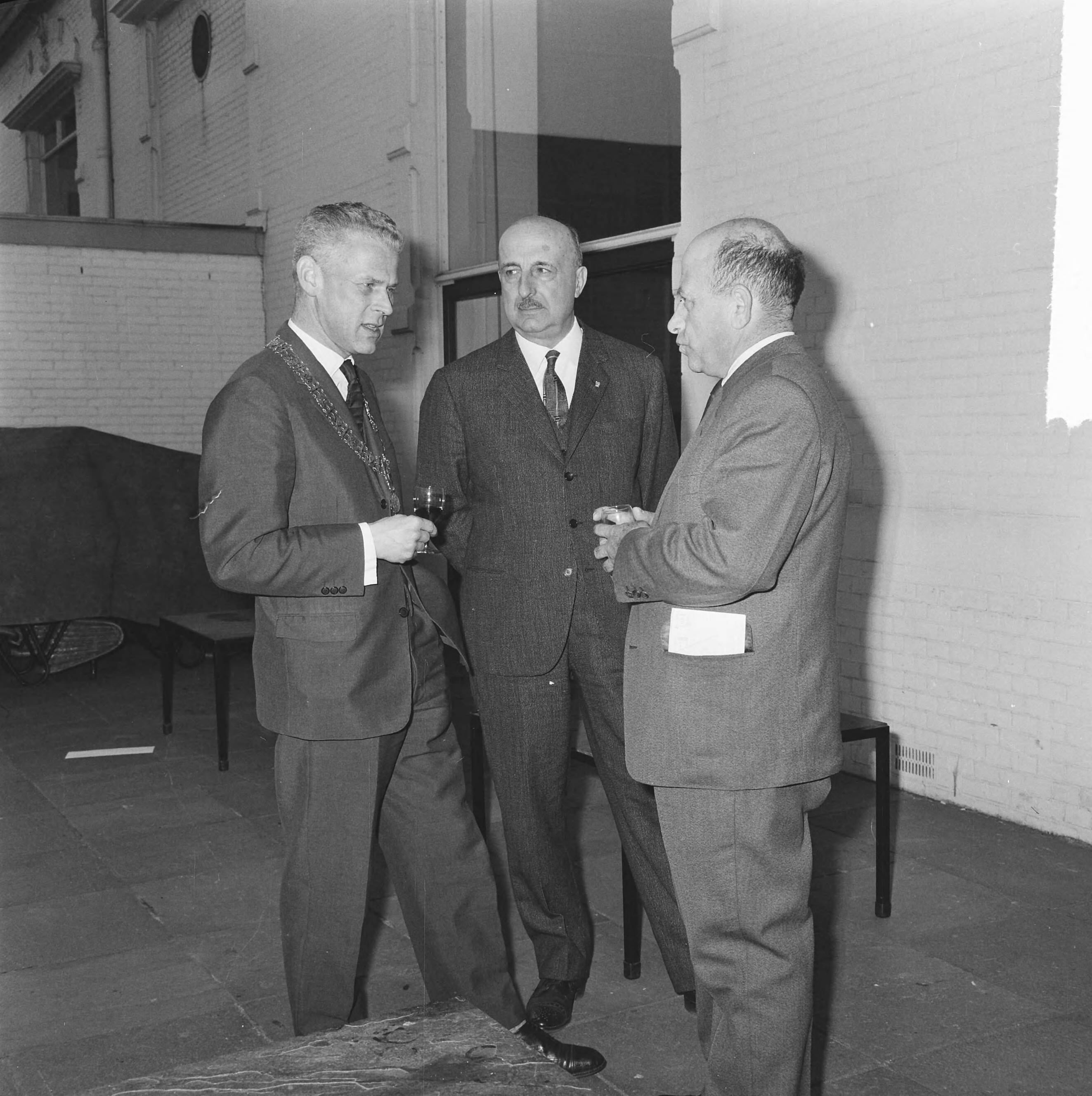 Fotocollectie Anefo — Opdracht Congresgebouw gemeente Den Haag , reportage — Foto: Nijs, Jac. de / Anefo. Licentie: Set B: Rechtenvrij / Publiek Domein. Bron: Nationaal Archief. http://hdl.handle.net/10648/aa6381c2-d0b4-102d-bcf8-003048976d84