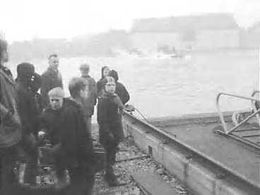 Fotocollectie Anefo — Tewaterlating van de "Loutre Consol" bij de Zaanlandse Scheepsbouw Maatschappij — Foto: Bilsen, Joop van / Anefo. Licentie: Set B: Rechtenvrij / Publiek Domein. Bron: Nationaal Archief. http://hdl.handle.net/10648/a9a81ebe-d0b4-102d-bcf8-003048976d84
