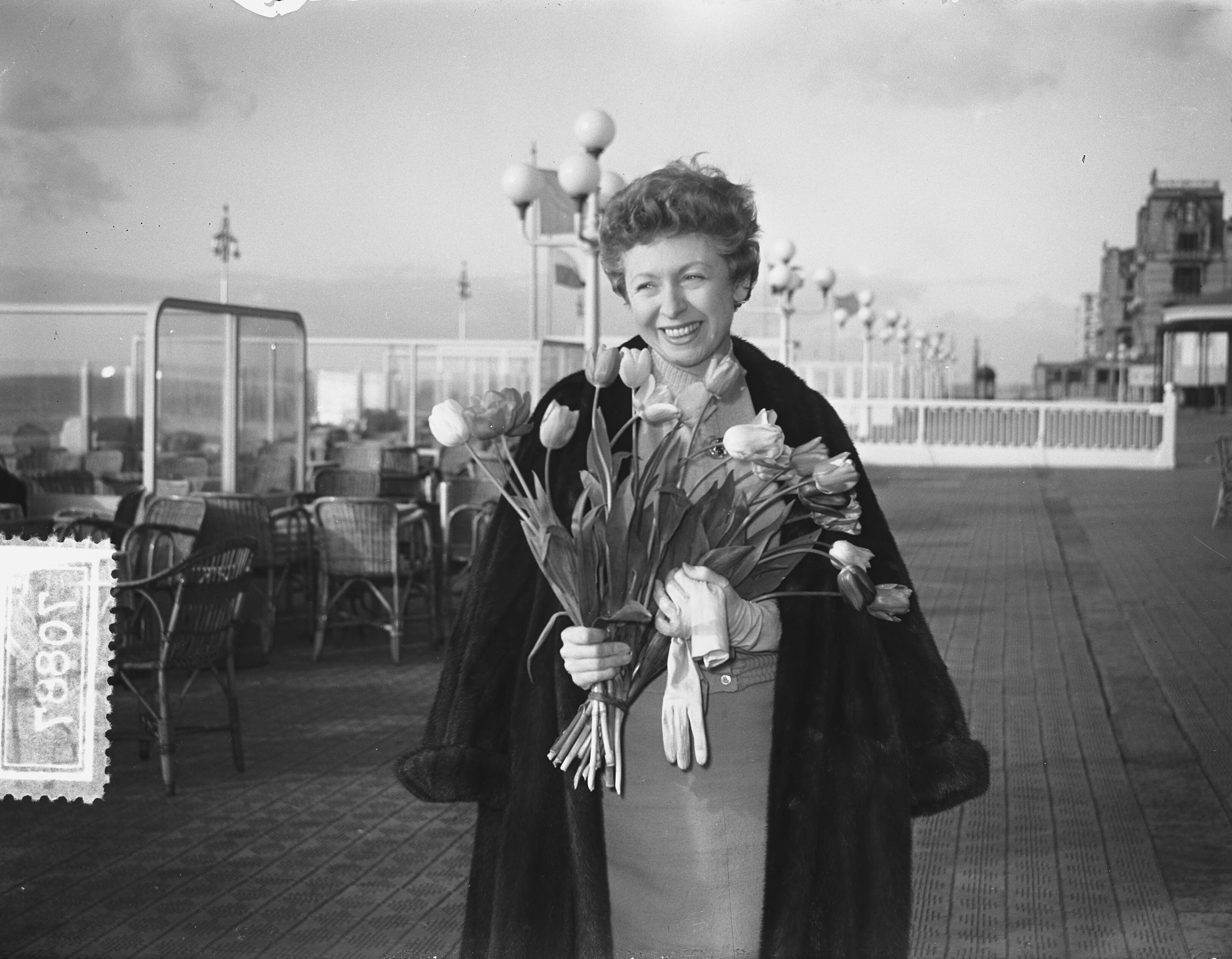Fotocollectie Anefo — De Franse zangeres Patachou in Scheveningen — Foto: Bilsen, Joop van / Anefo. Licentie: Set B: Rechtenvrij / Publiek Domein. Bron: Nationaal Archief. http://hdl.handle.net/10648/a933df0e-d0b4-102d-bcf8-003048976d84
