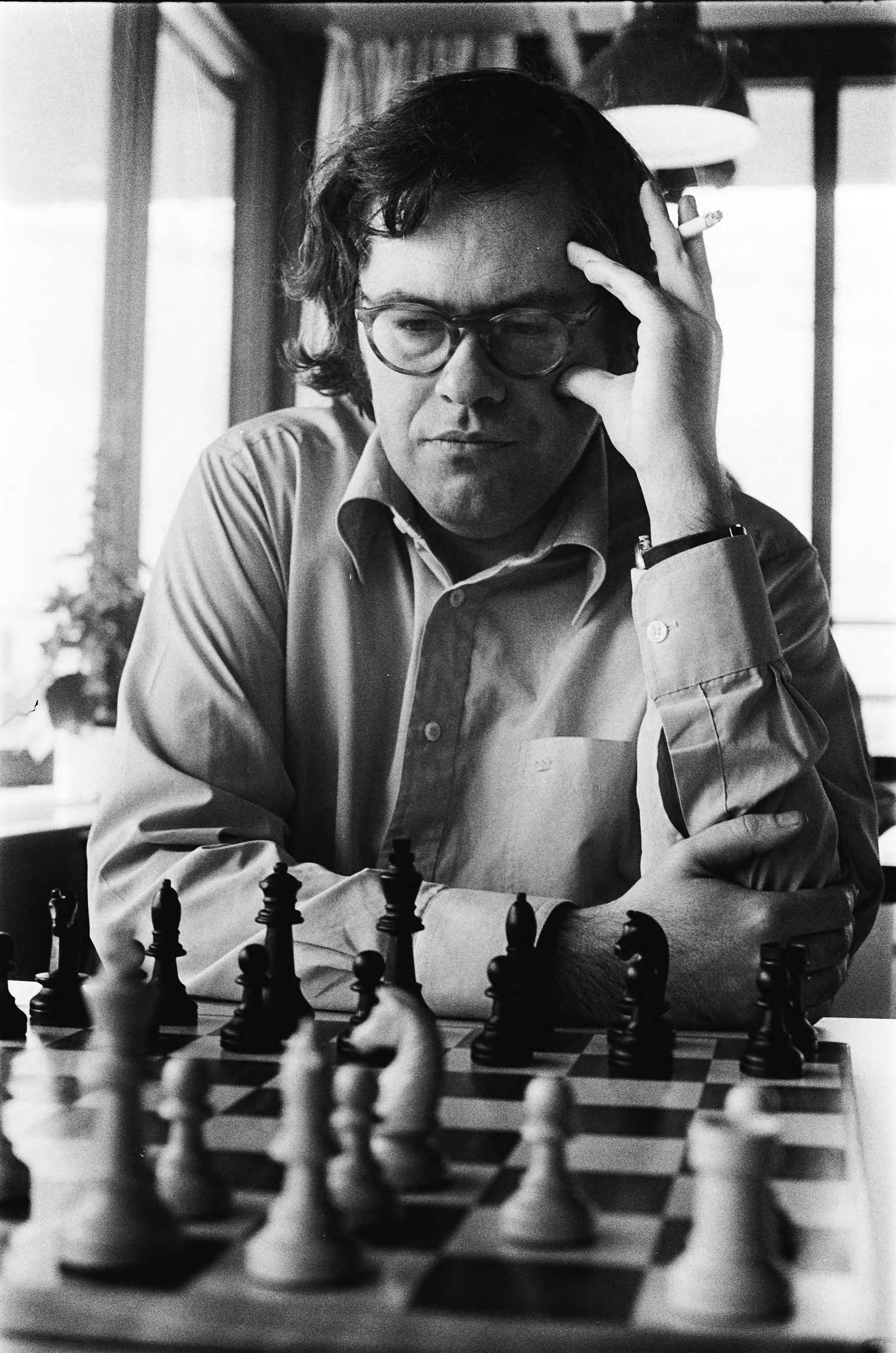 Fotocollectie Anefo — Nederlandse kampioenschap schaken, Leeuwarden; 9 Ligterin 10, 11, 12 Ree in actie — Foto: Verhoeff, Bert / Anefo. Licentie: Set B: Rechtenvrij / Publiek Domein. Bron: Nationaal Archief. http://hdl.handle.net/10648/acb0b0c6-d0b4-102d-bcf8-003048976d84