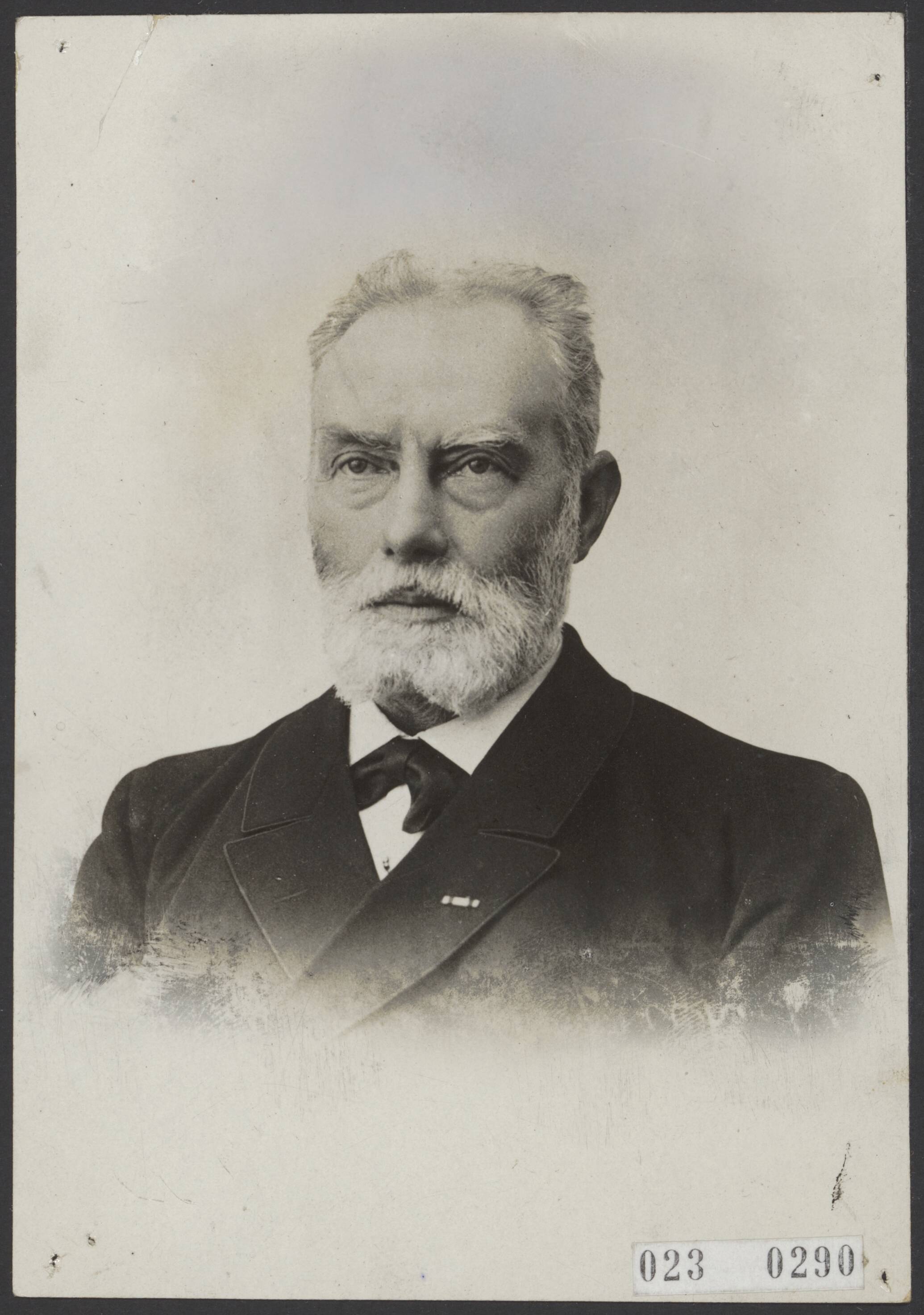 Fotocollectie Elsevier Binnenland — Prof. dr. H. Wefers Bettink, oud-hoogleraar te Utrecht — Foto: Fotopersbureau "Holland". Licentie: Set B: Rechtenvrij / Publiek Domein. Bron: Nationaal Archief. http://hdl.handle.net/10648/add45674-d0b4-102d-bcf8-003048976d84