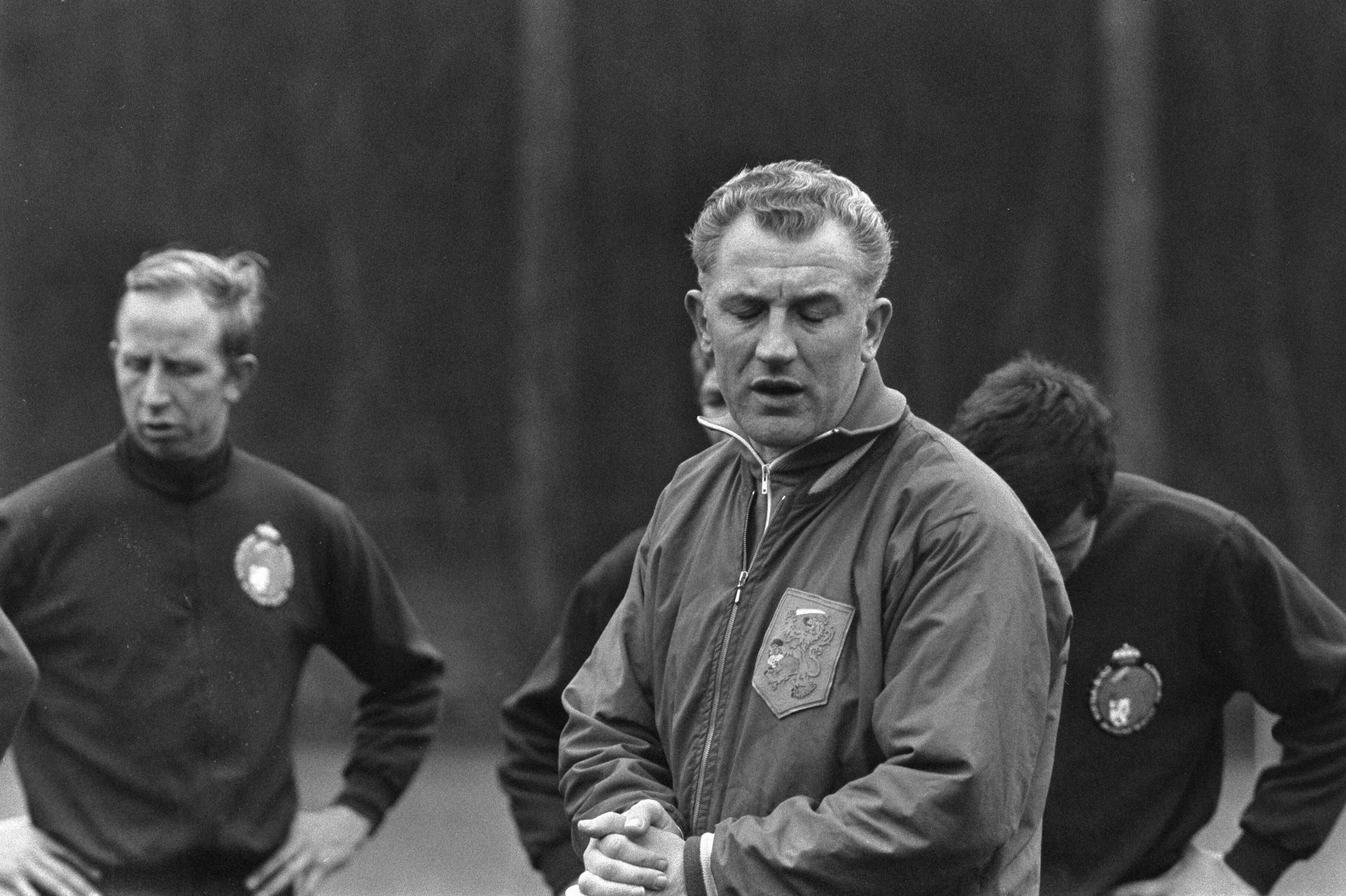 Fotocollectie Anefo — Training Nederlands Elftal in Zeist de training — Foto: Koch, Eric / Anefo. Licentie: Set B: Rechtenvrij / Publiek Domein. Bron: Nationaal Archief. http://hdl.handle.net/10648/ab6293a6-d0b4-102d-bcf8-003048976d84