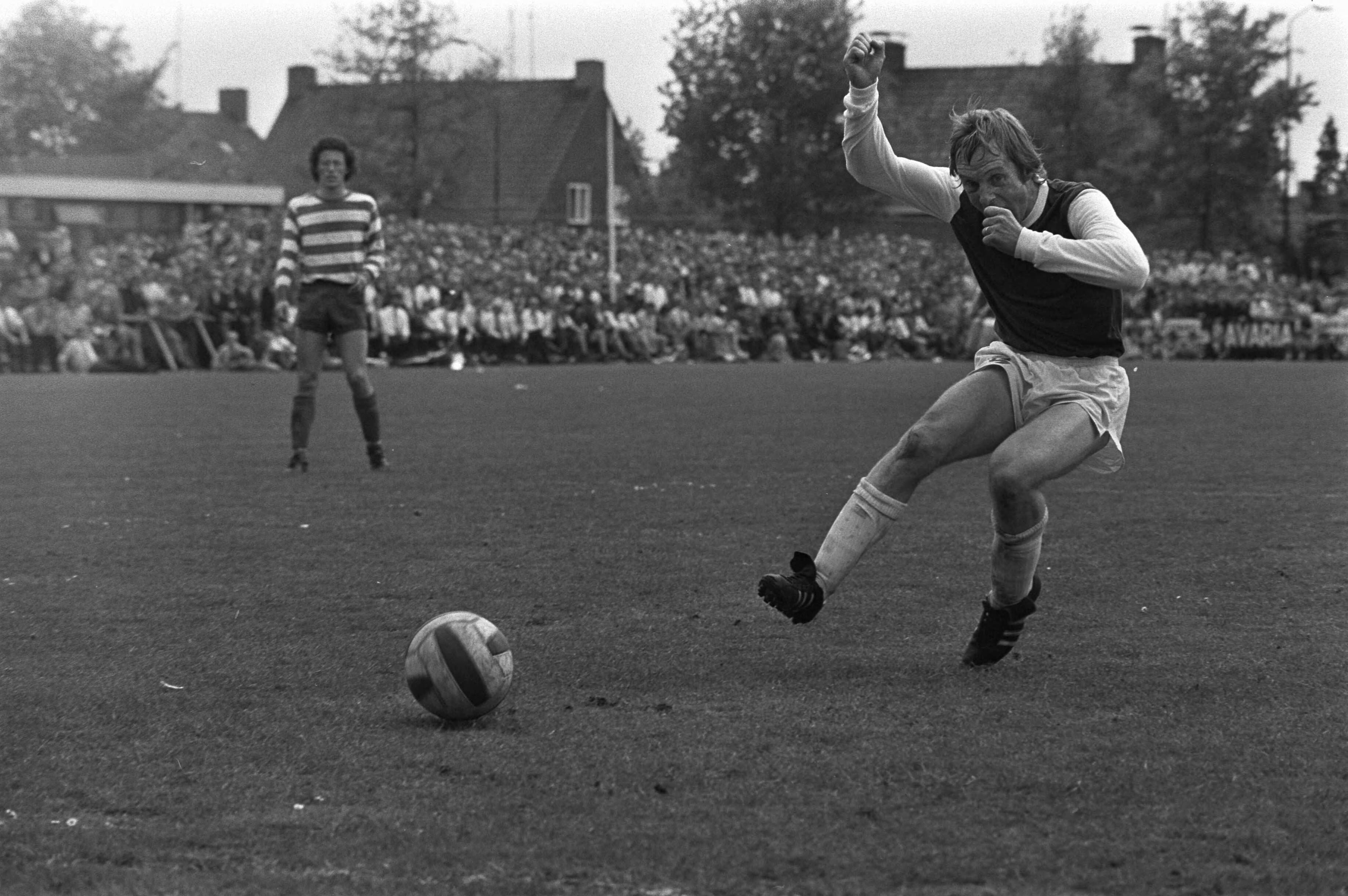 RKSV Sparta '25 - Xerxes: 0-0, kampioenschap Nederlands amateurvoetbal — Spelmoment — Foto: Fotograaf Onbekend / Anefo. Licentie: Set B: Rechtenvrij / Publiek Domein. Bron: Nationaal Archief. http://hdl.handle.net/10648/abea32ca-d0b4-102d-bcf8-003048976d84