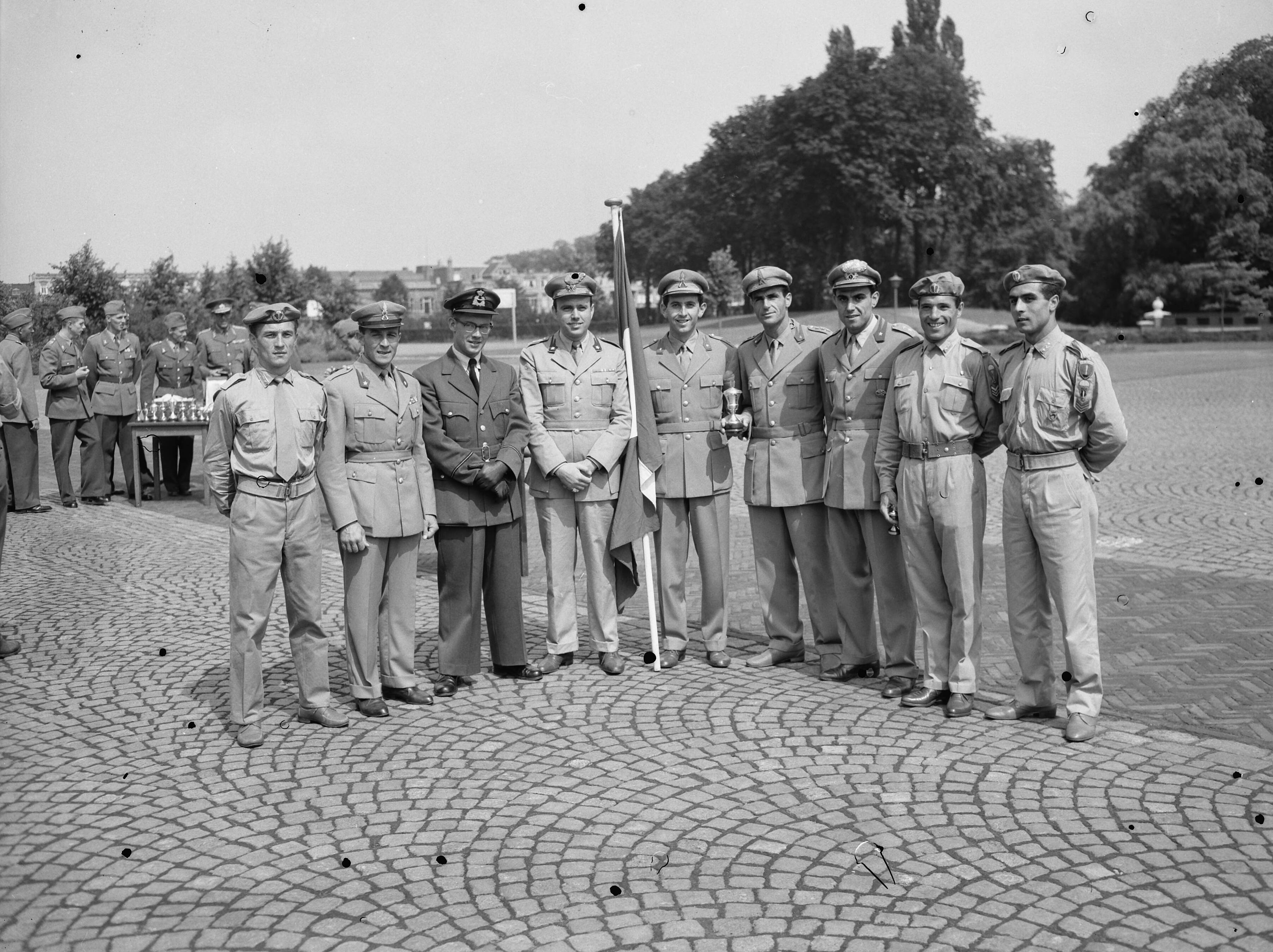 Fotocollectie Anefo — KMA Breda. Sluiting en prijsuitreiking van de Internationale Militaire Vijfkamp — Foto: Noske, J.D. / Anefo. Licentie: Set B: Rechtenvrij / Publiek Domein. Bron: Nationaal Archief. http://hdl.handle.net/10648/a939752c-d0b4-102d-bcf8-003048976d84