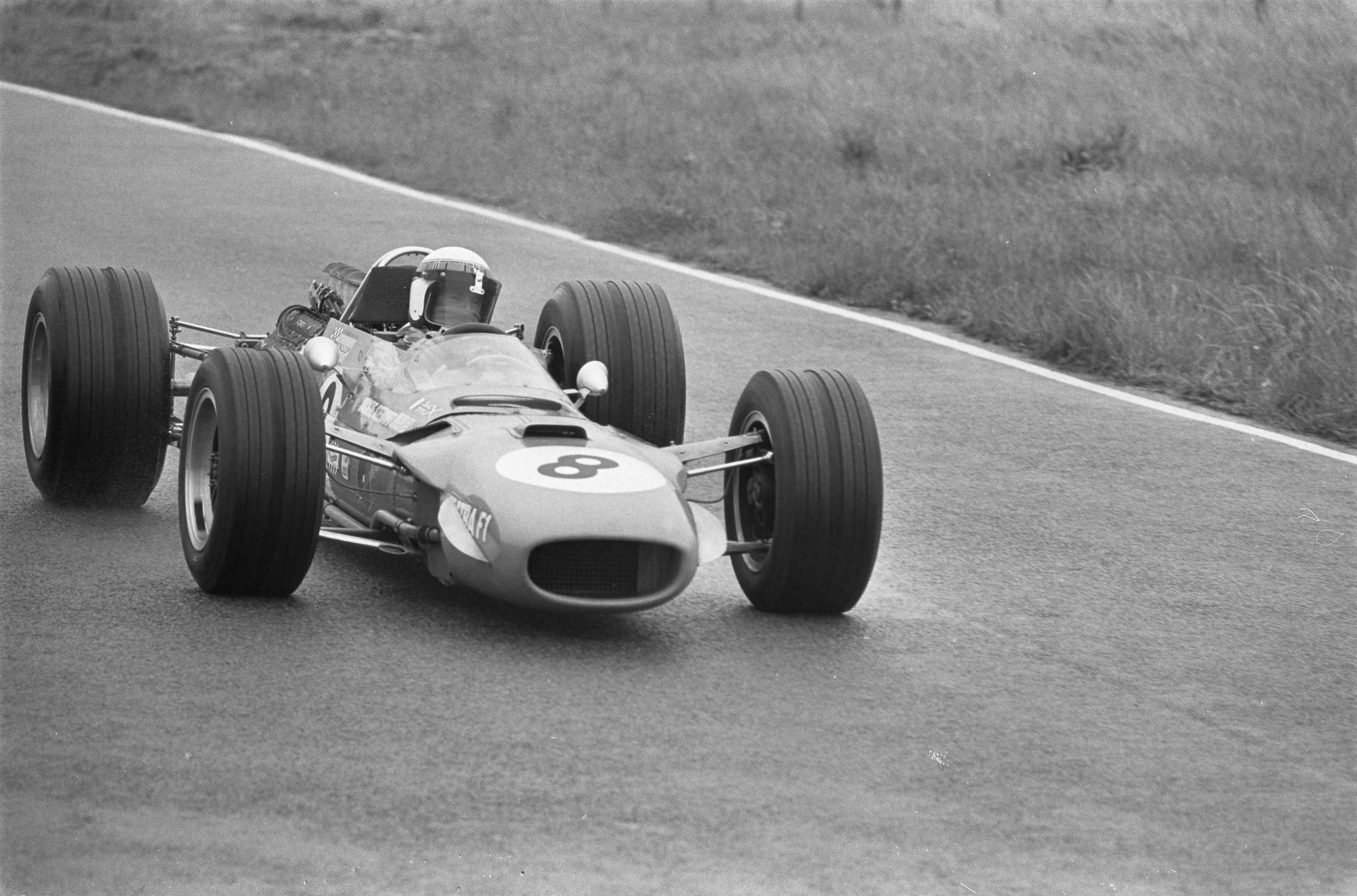 Fotocollectie Anefo — Grand Prix 68 Zandvoort. Jackie Stewart (Matra-Ford) — Foto: Evers, Joost / Anefo. Licentie: Set B: Rechtenvrij / Publiek Domein. Bron: Nationaal Archief. http://hdl.handle.net/10648/ab45067e-d0b4-102d-bcf8-003048976d84