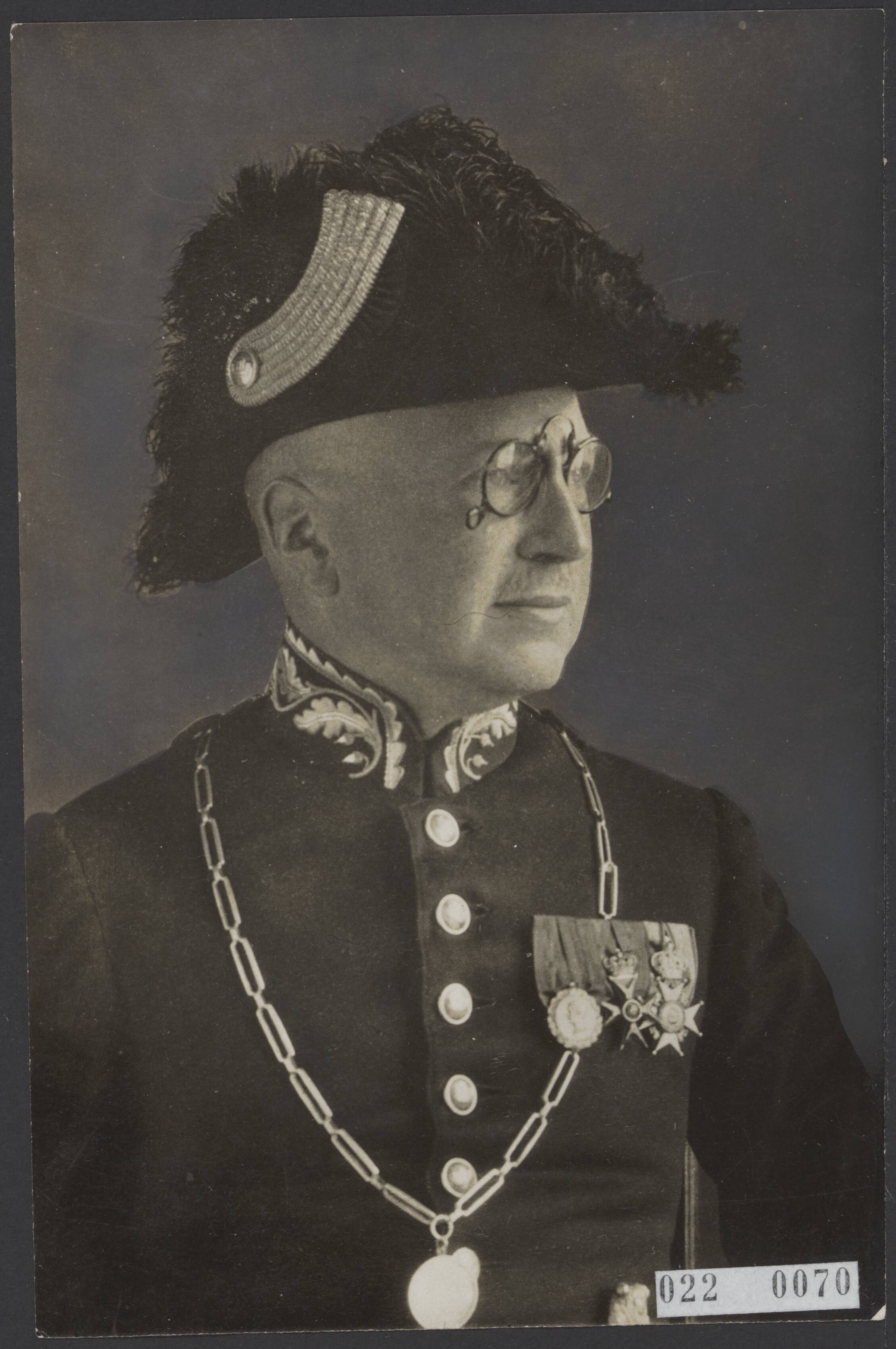 Fotocollectie Elsevier Binnenland — De heer L.J. van Voorthuysen zal op 3 januari 1927 zijn 25-jarig jubileum als burgemeester van Domburg vieren — Foto: N.V. Vereenigde Fotobureaux. Licentie: Set B: Rechtenvrij / Publiek Domein. Bron: Nationaal Archief. http://hdl.handle.net/10648/add0fff6-d0b4-102d-bcf8-003048976d84