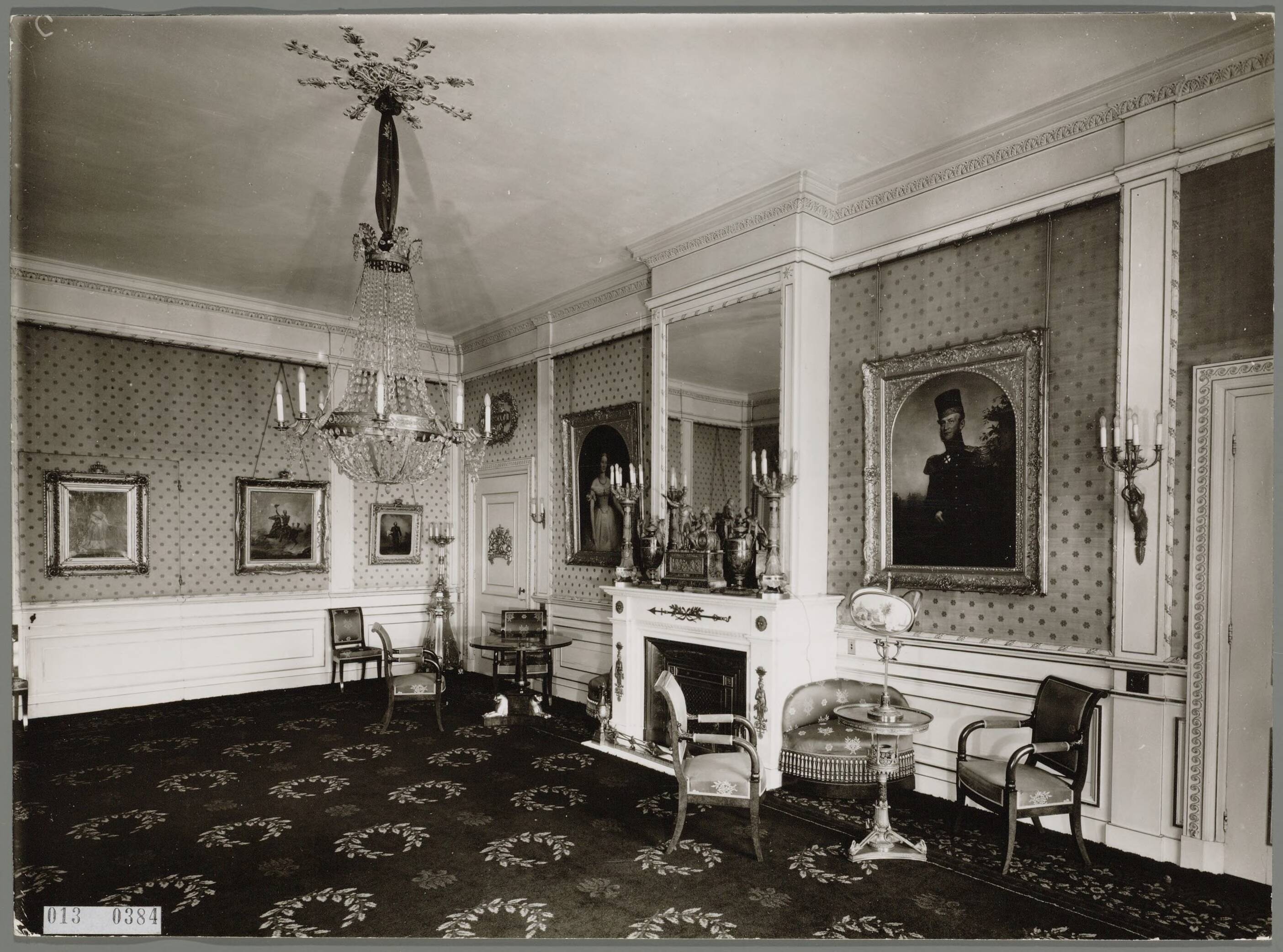 Paleis Soestdijk — Leuvenzaal — Foto: Onbekend / RVD. Licentie: Set B: Rechtenvrij / Publiek Domein. Bron: Nationaal Archief. http://hdl.handle.net/10648/afa85720-d0b4-102d-bcf8-003048976d84