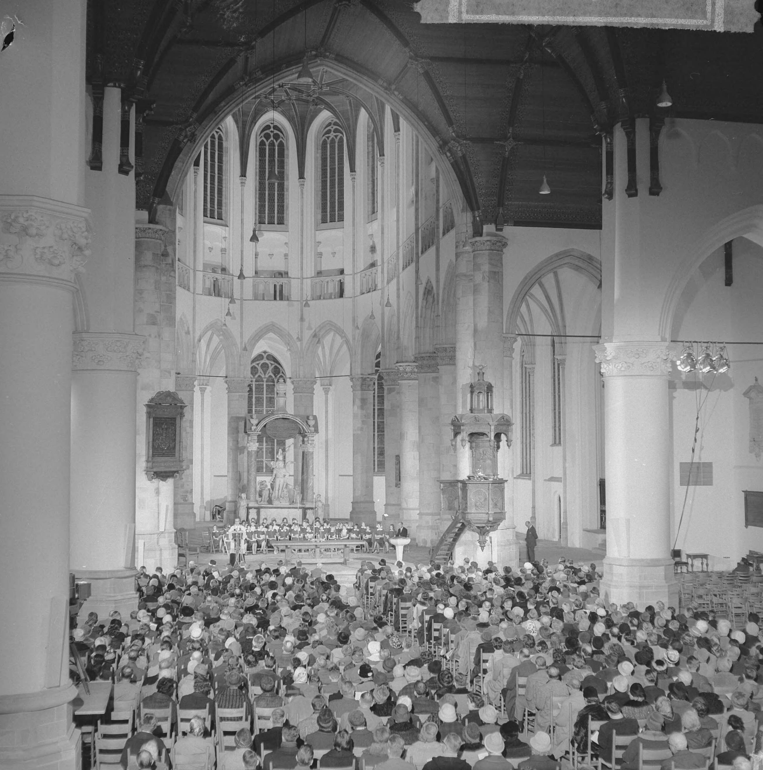 Fotocollectie Anefo — Interkerkelijke dienst te Den Haag, overzicht — Foto: Nijs, Jac. de / Anefo. Licentie: Set B: Rechtenvrij / Publiek Domein. Bron: Nationaal Archief. http://hdl.handle.net/10648/aa20b0d6-d0b4-102d-bcf8-003048976d84