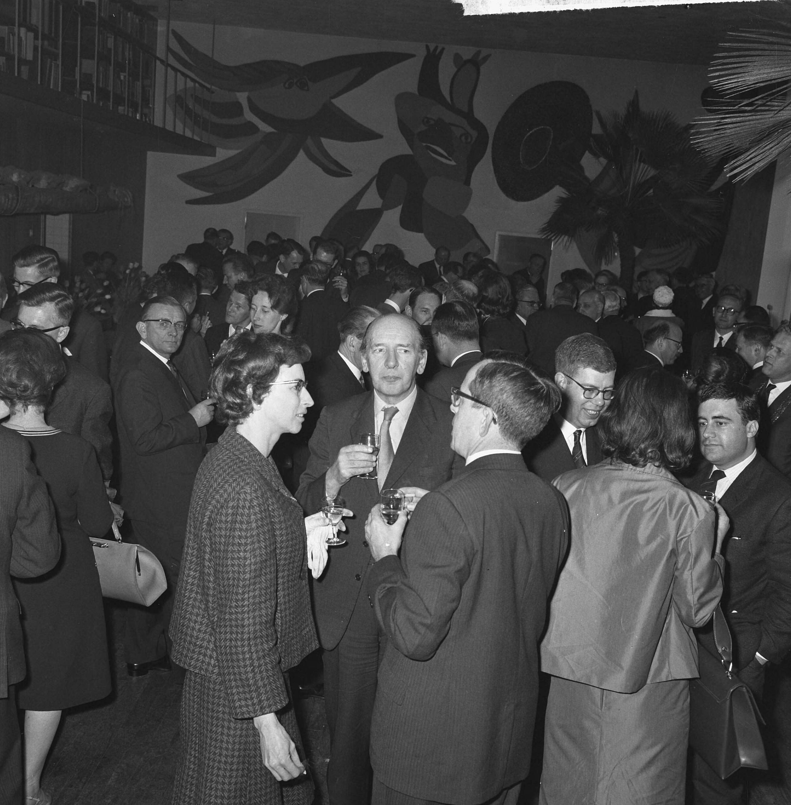 Fotocollectie Anefo — Opdracht Congresgebouw gemeente Den Haag , reportage — Foto: Nijs, Jac. de / Anefo. Licentie: Set B: Rechtenvrij / Publiek Domein. Bron: Nationaal Archief. http://hdl.handle.net/10648/aa6384e2-d0b4-102d-bcf8-003048976d84