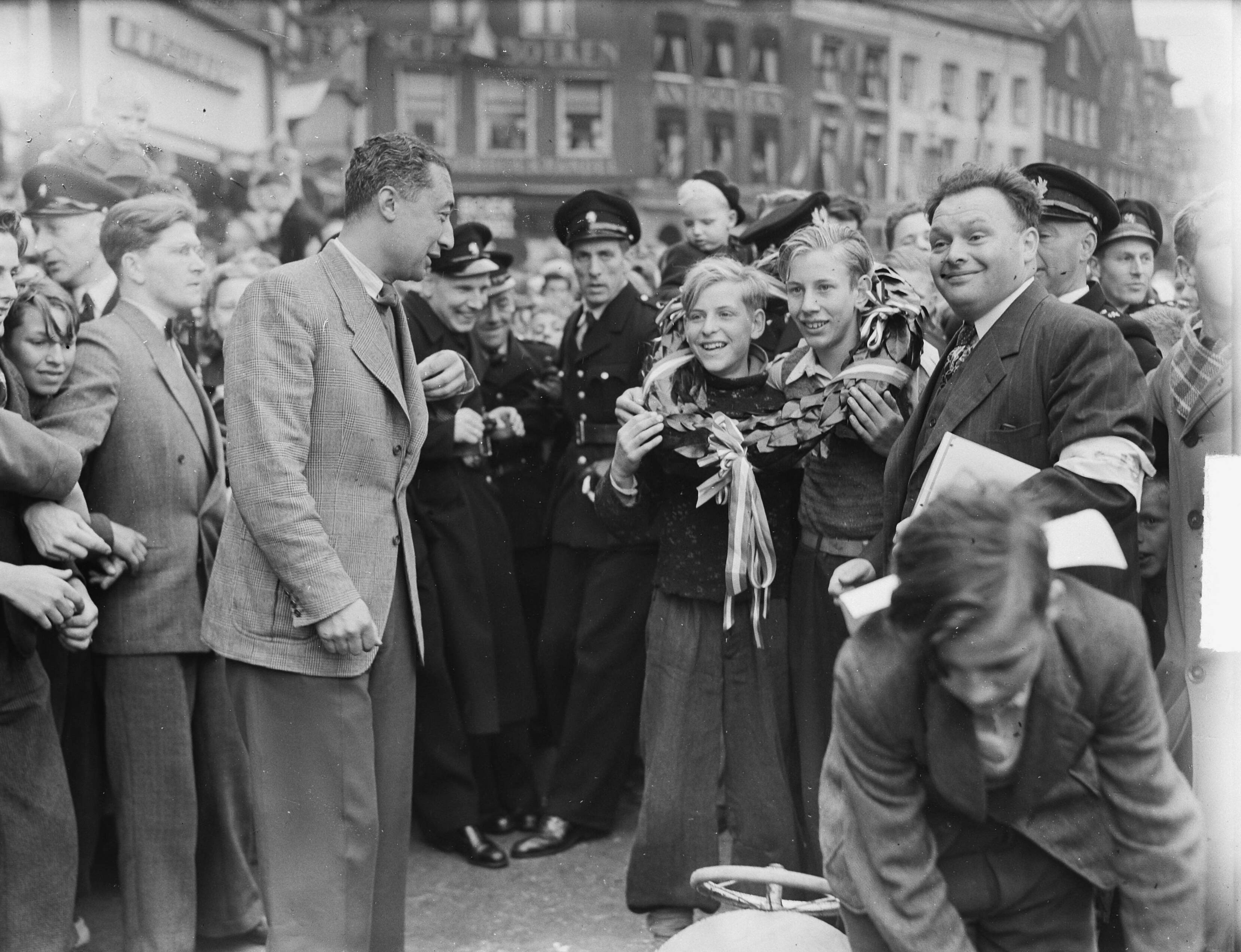 Zeepkistenraces in Haarlem — Foto: Oorschot, […] van / Anefo. — Licentie: Set B: Rechtenvrij / Publiek Domein. Bron: Nationaal Archief. http://hdl.handle.net/10648/a8d80710-d0b4-102d-bcf8-003048976d84