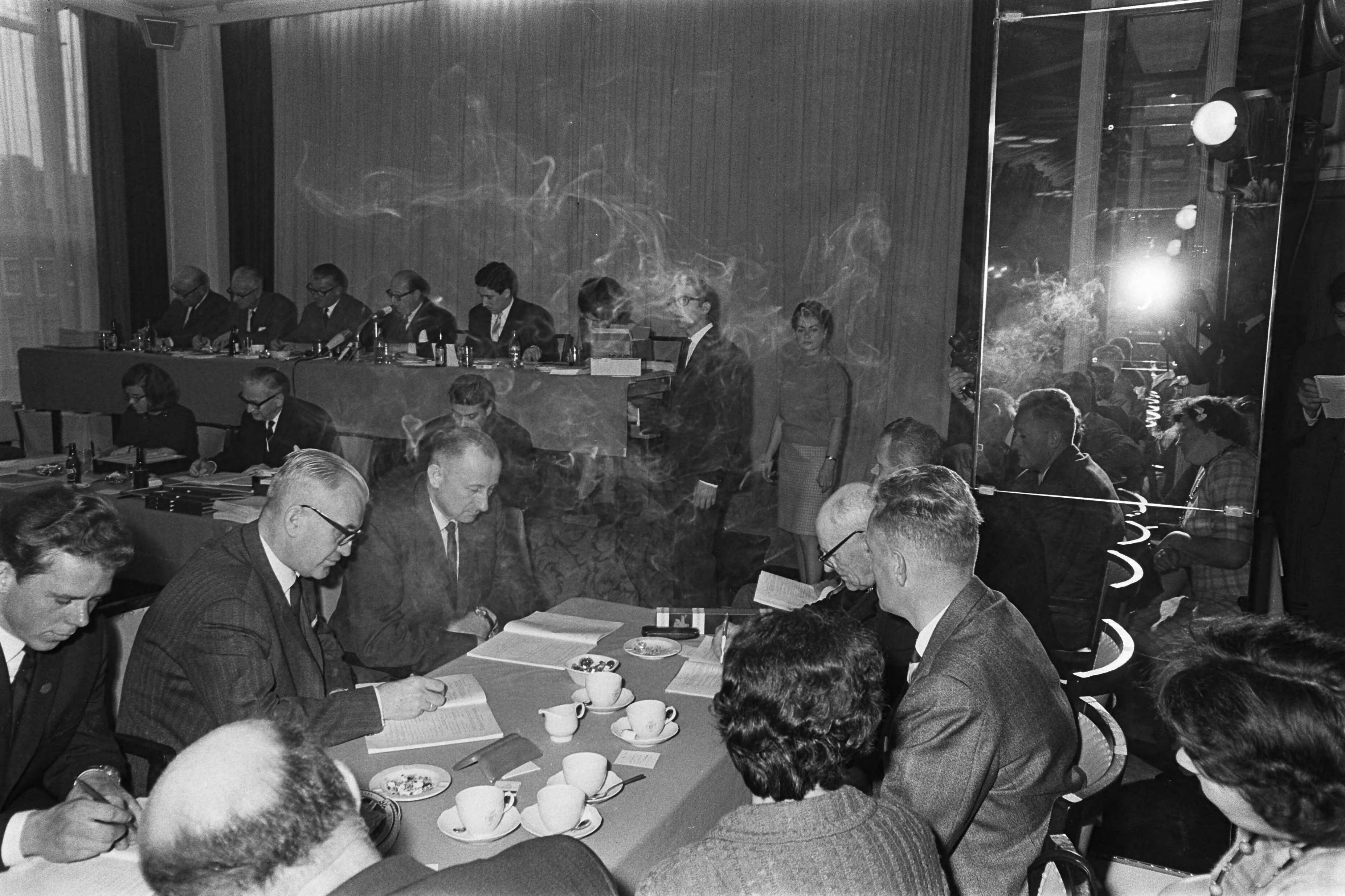 Fotocollectie Anefo — Serooskerker munten geveild — Foto: Nijs, Jac. de / Anefo. Licentie: Set B: Rechtenvrij / Publiek Domein. Bron: Nationaal Archief. http://hdl.handle.net/10648/ab05425a-d0b4-102d-bcf8-003048976d84