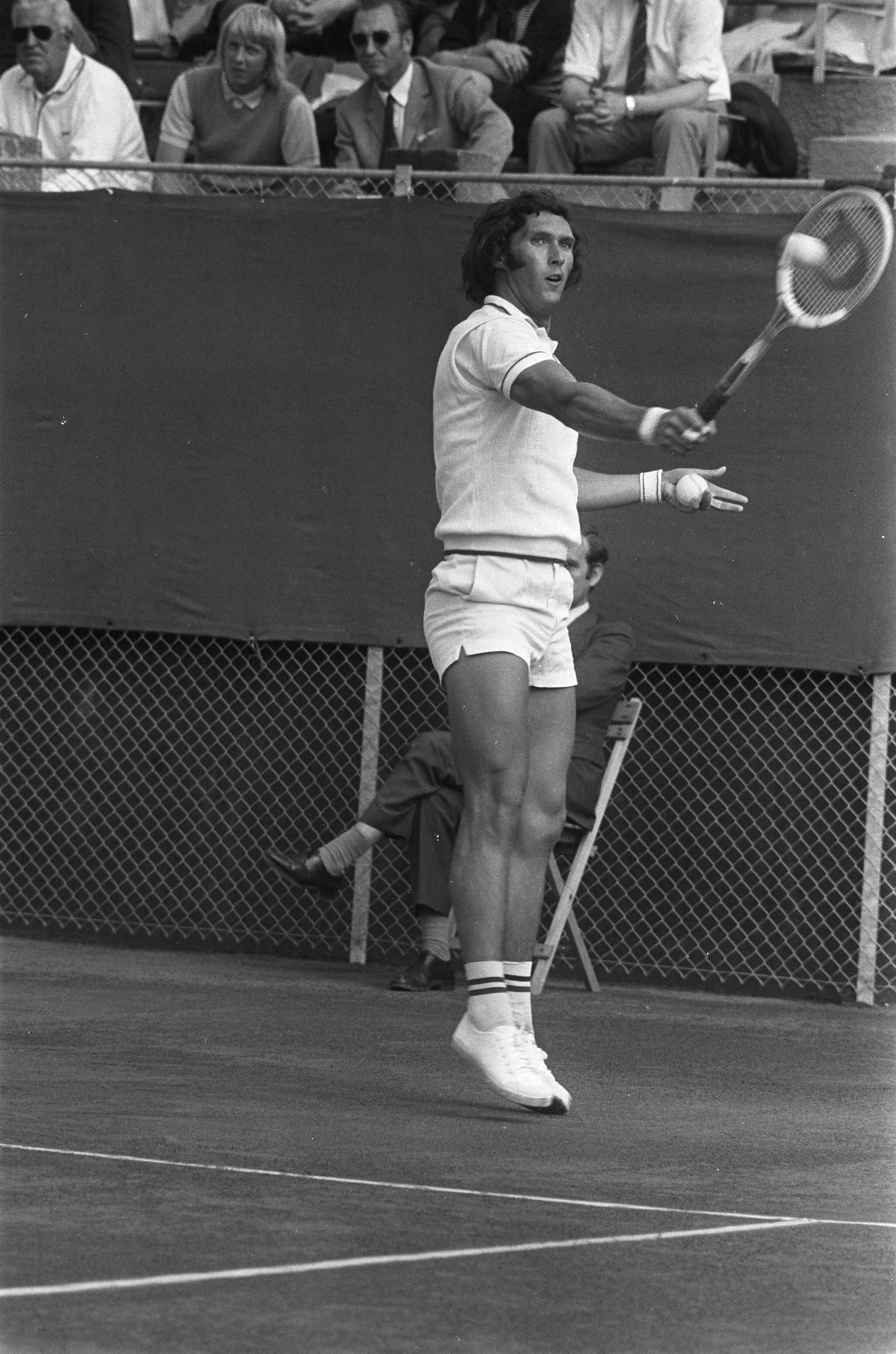 Fotocollectie Anefo — Tennis Davis-Cup Nederland tegen Roemenie te Den Haag , Jan Hordijk in aktie — Foto: Verhoeff, Bert / Anefo. Licentie: Set B: Rechtenvrij / Publiek Domein. Bron: Nationaal Archief. http://hdl.handle.net/10648/ac2cac72-d0b4-102d-bcf8-003048976d84